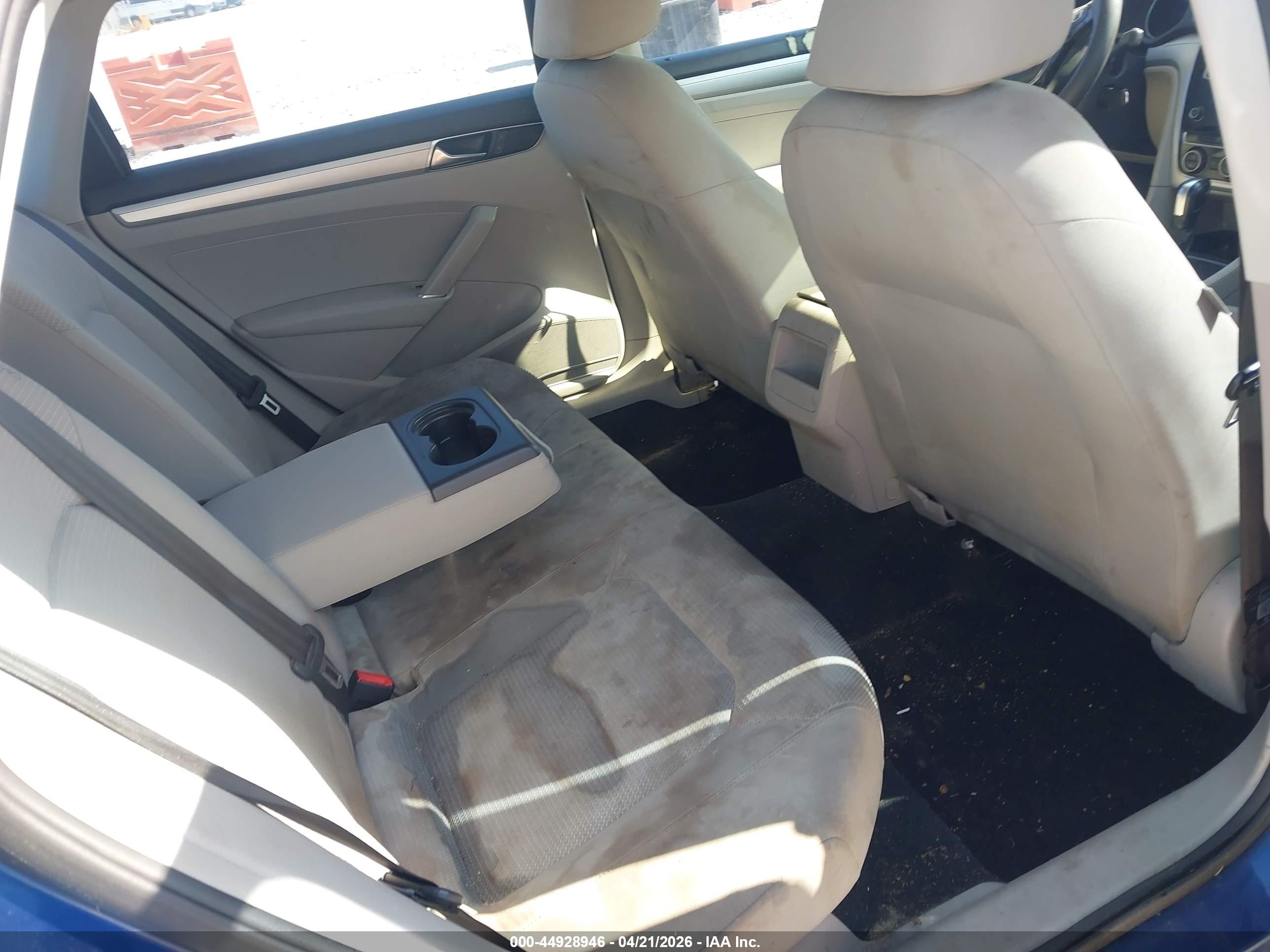 VOLKSWAGEN PASSAT image 8