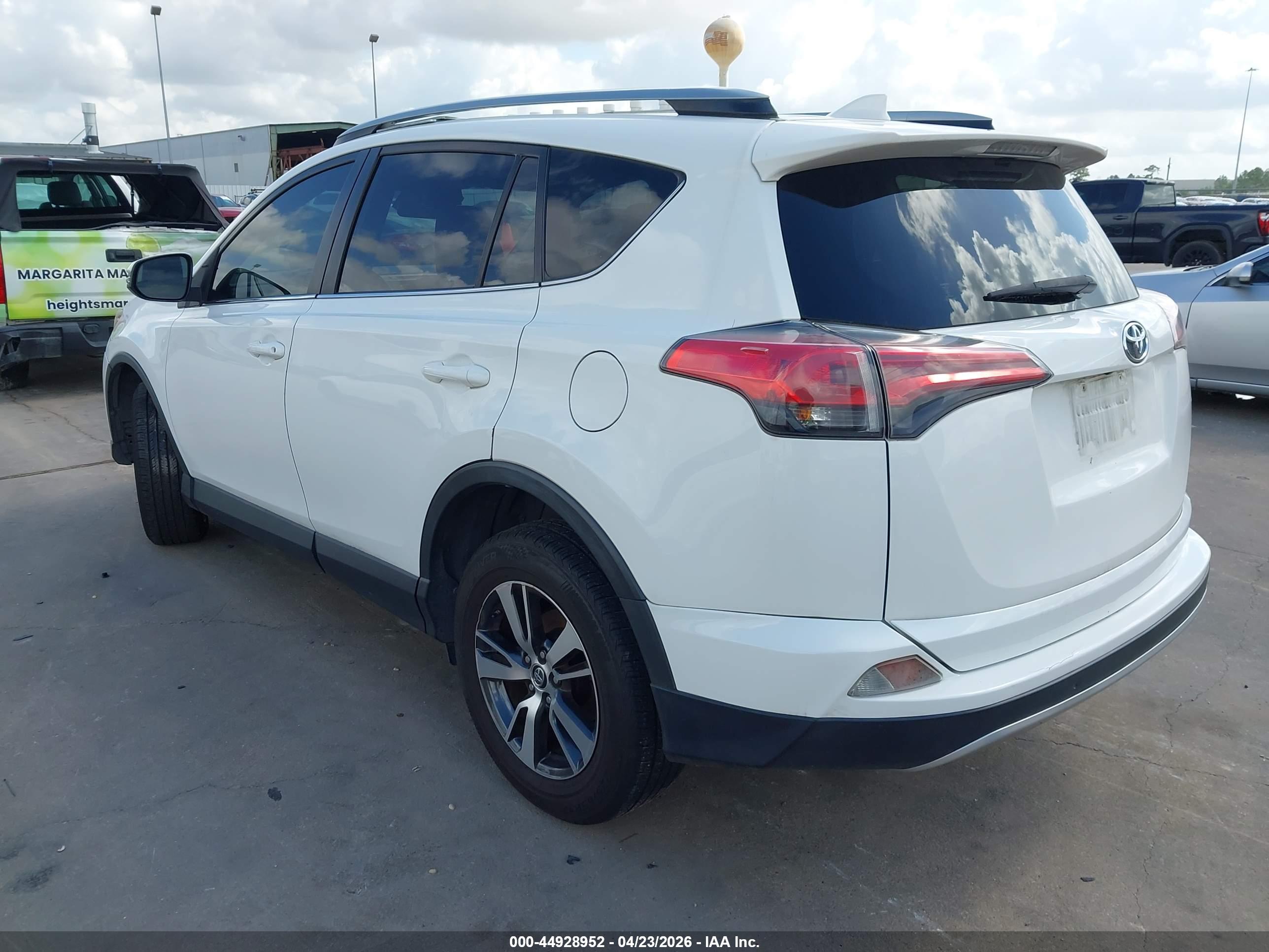 TOYOTA RAV4 image 3