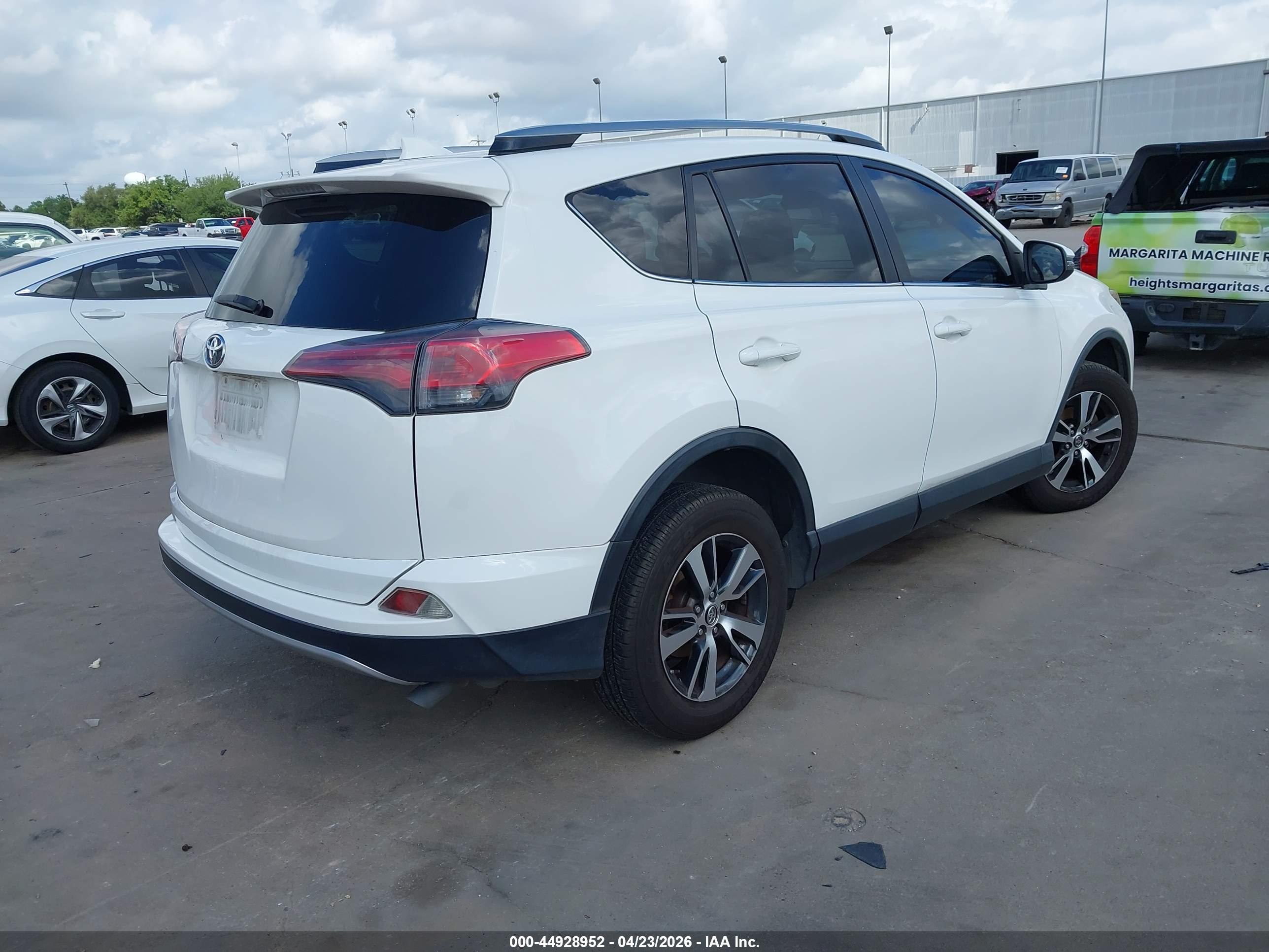 TOYOTA RAV4 image 4