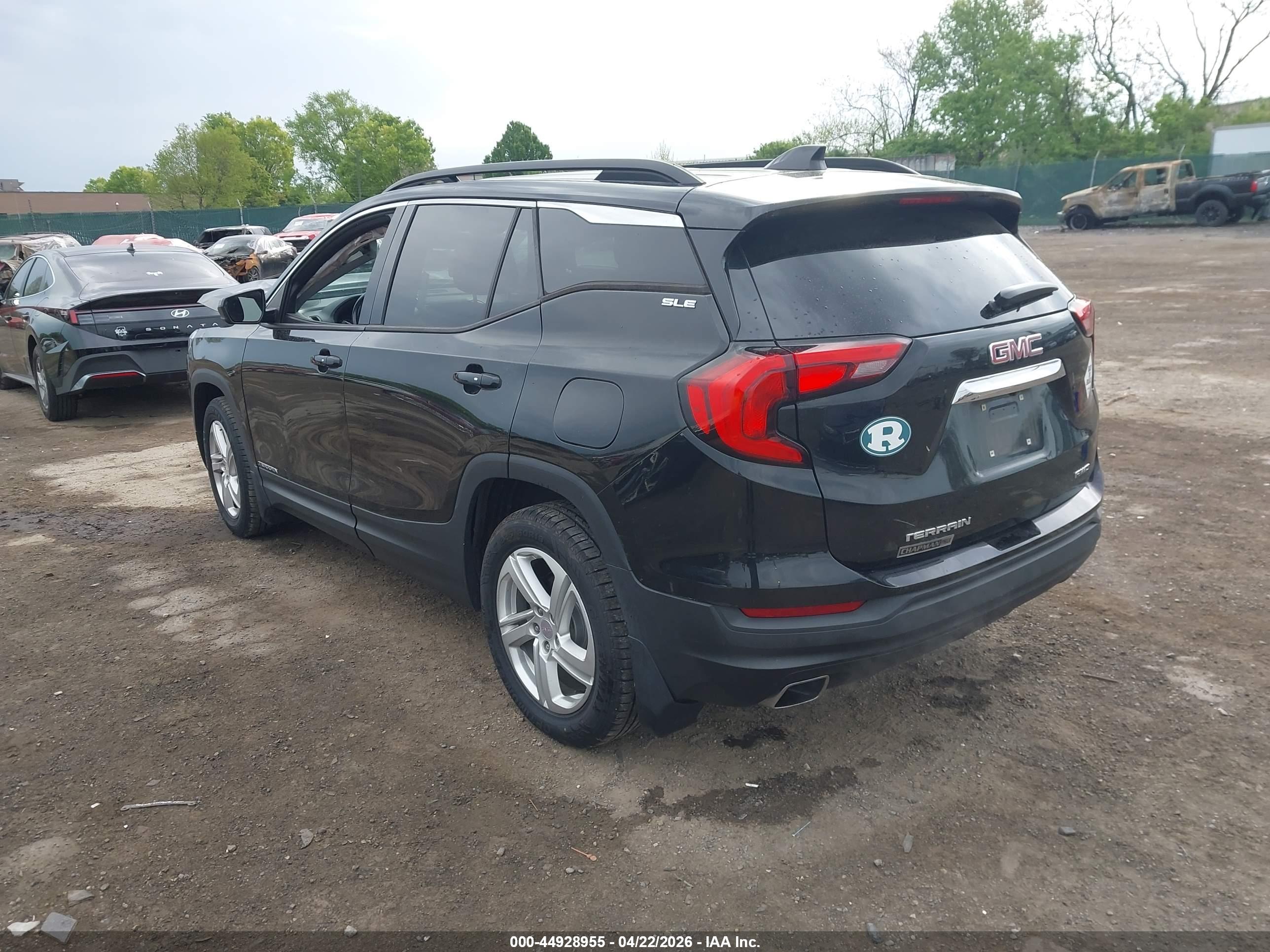 GMC TERRAIN image 3