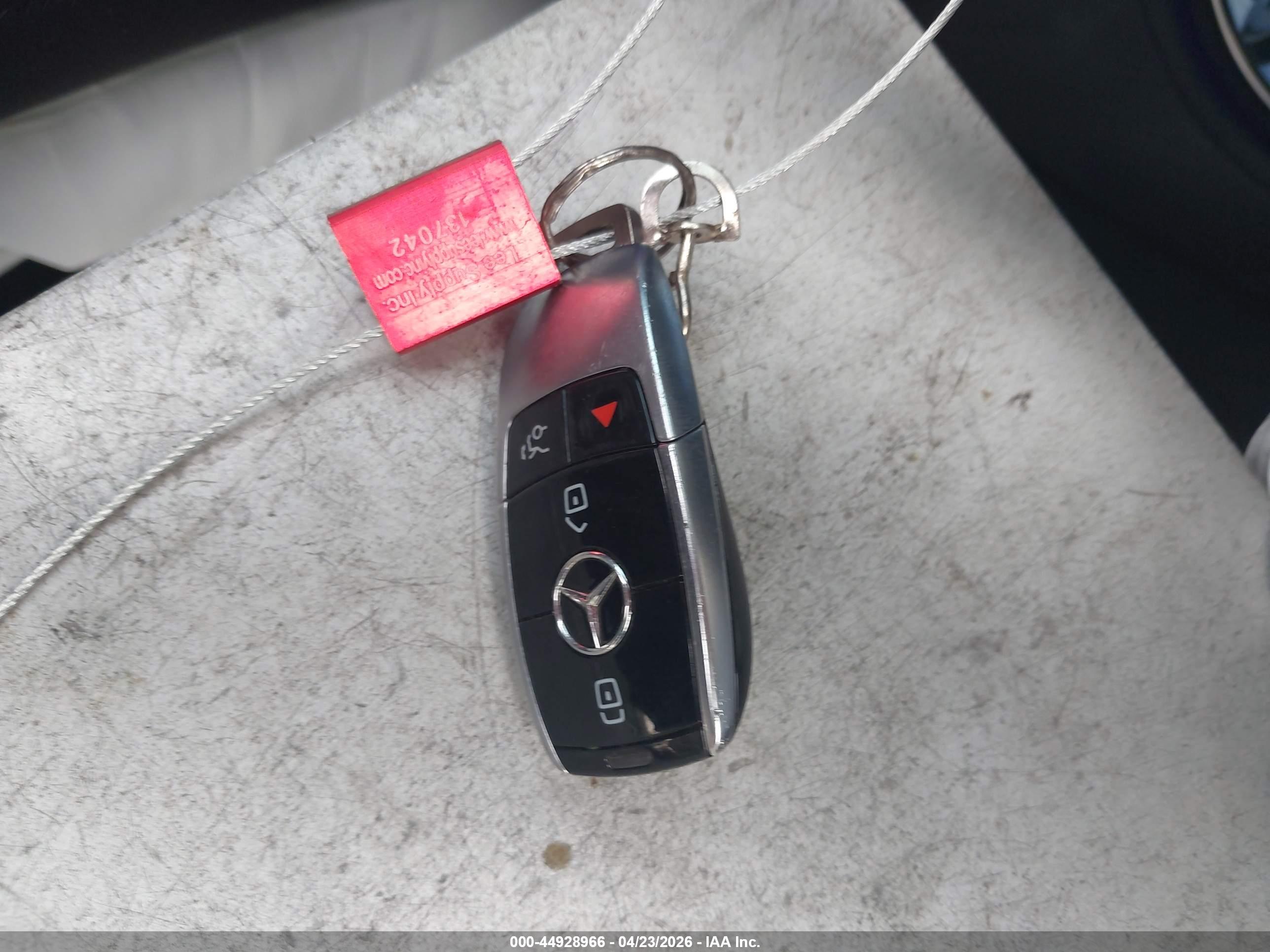MERCEDES-BENZ E image 11