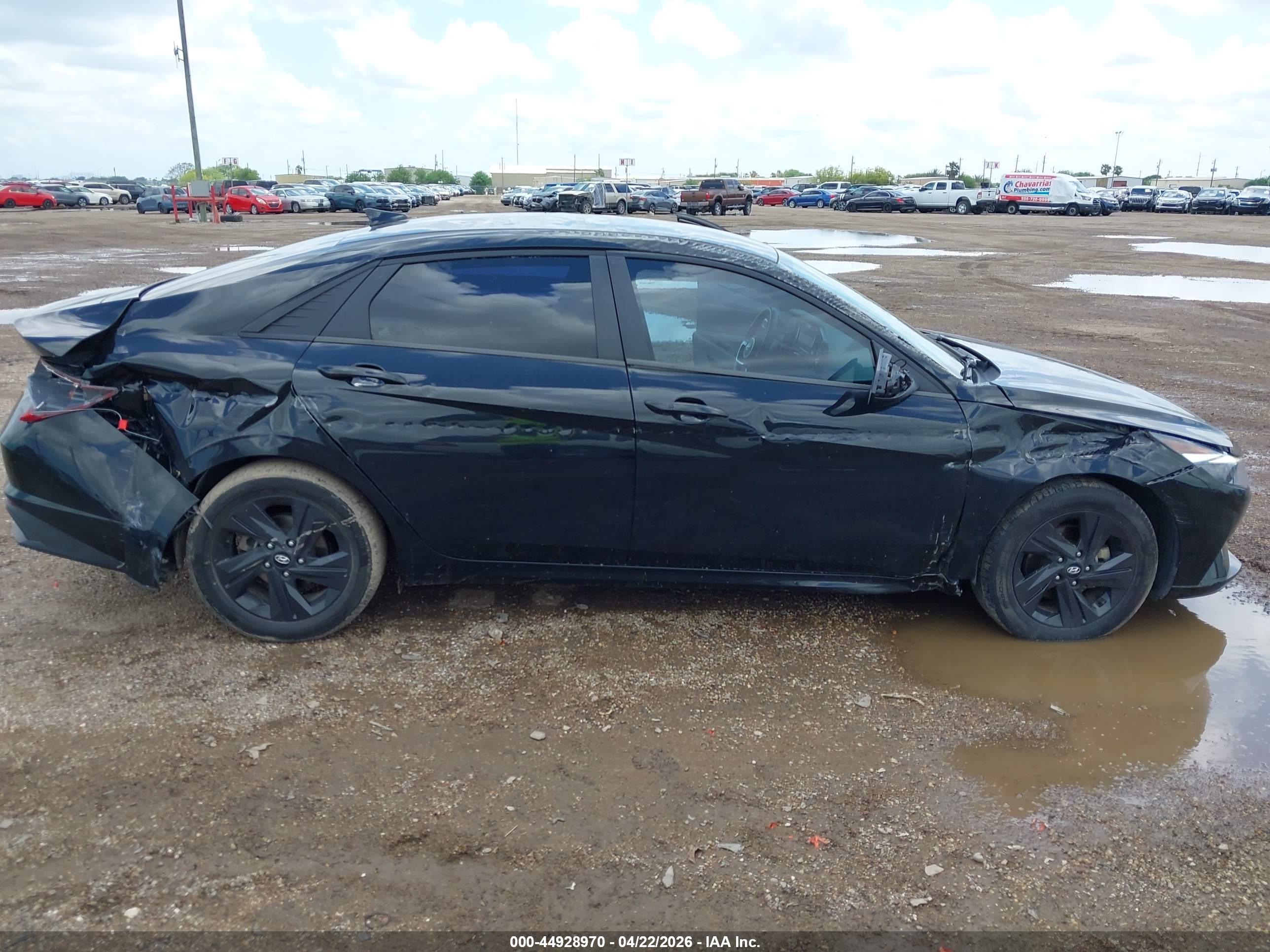 HYUNDAI ELANTRA image 6