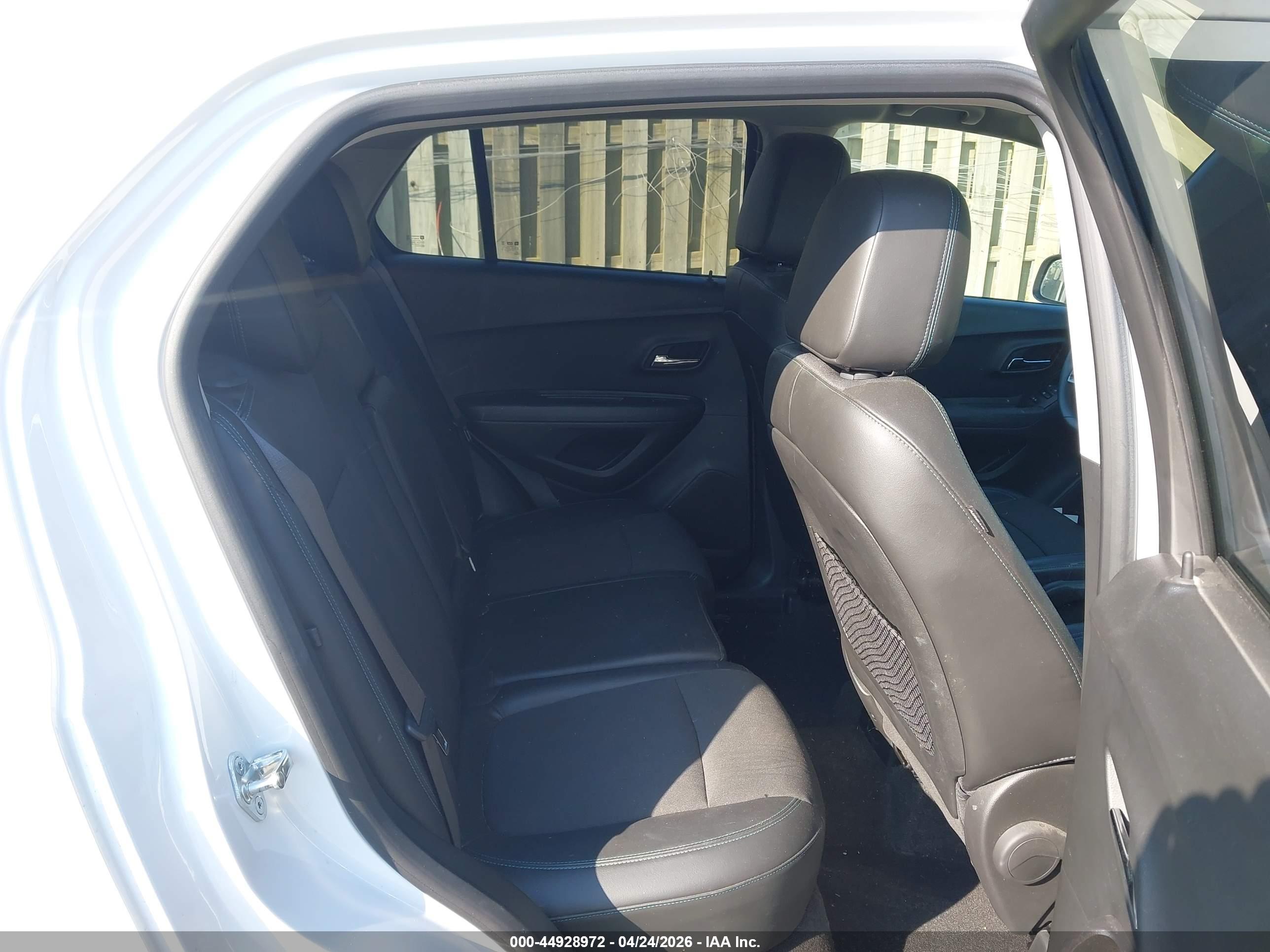 CHEVROLET TRAX image 8
