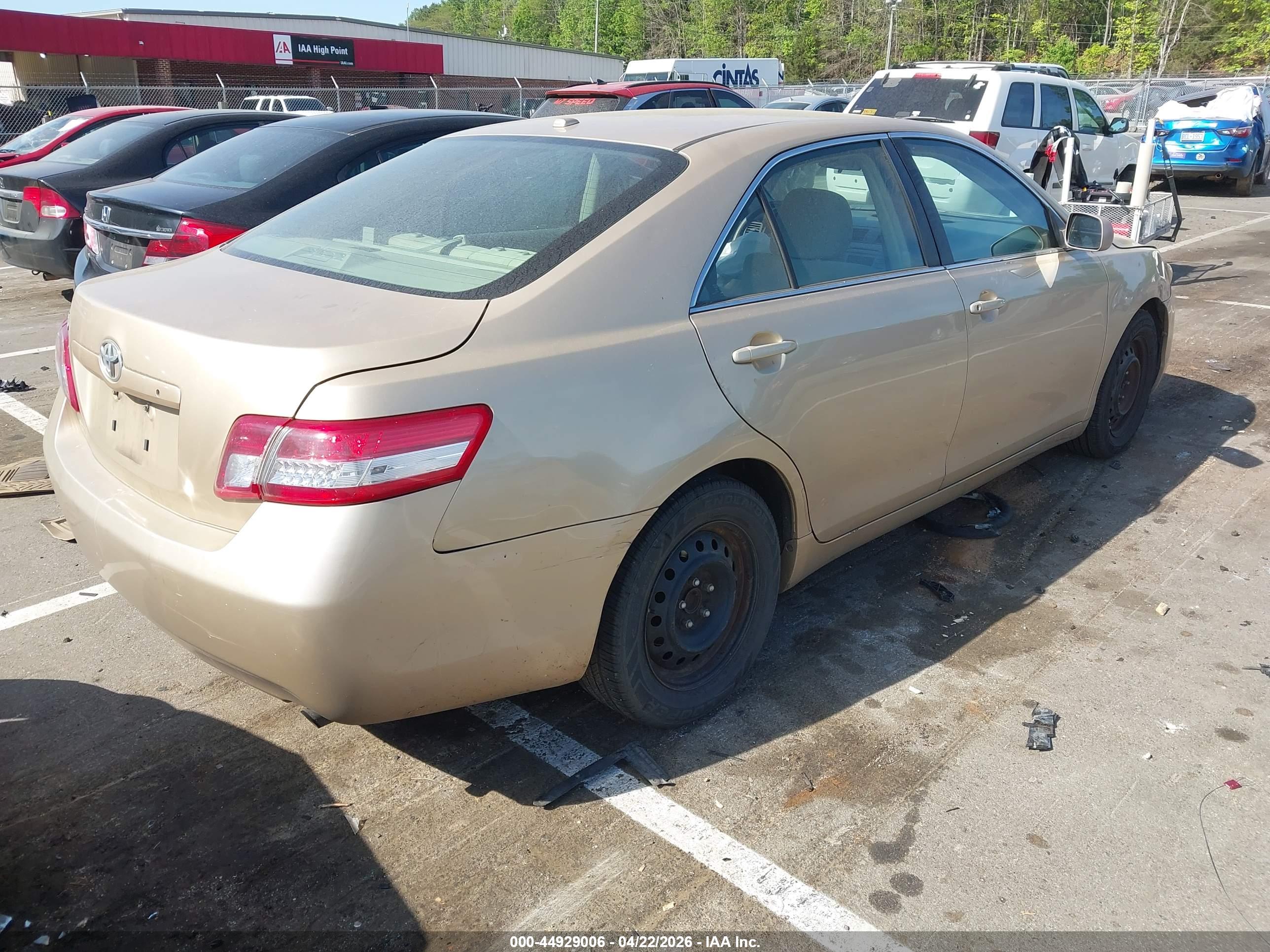 TOYOTA CAMRY image 4