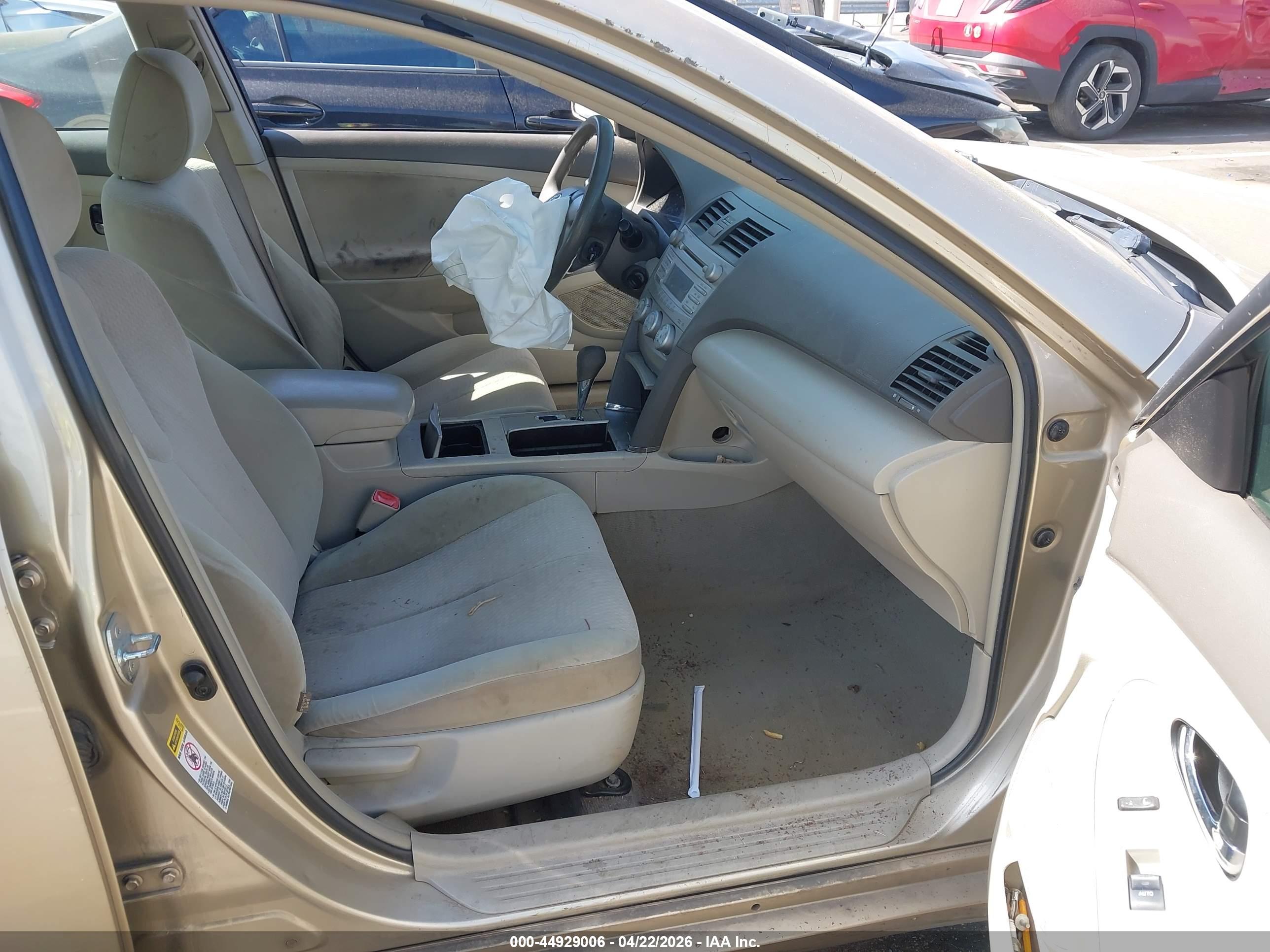 TOYOTA CAMRY image 5