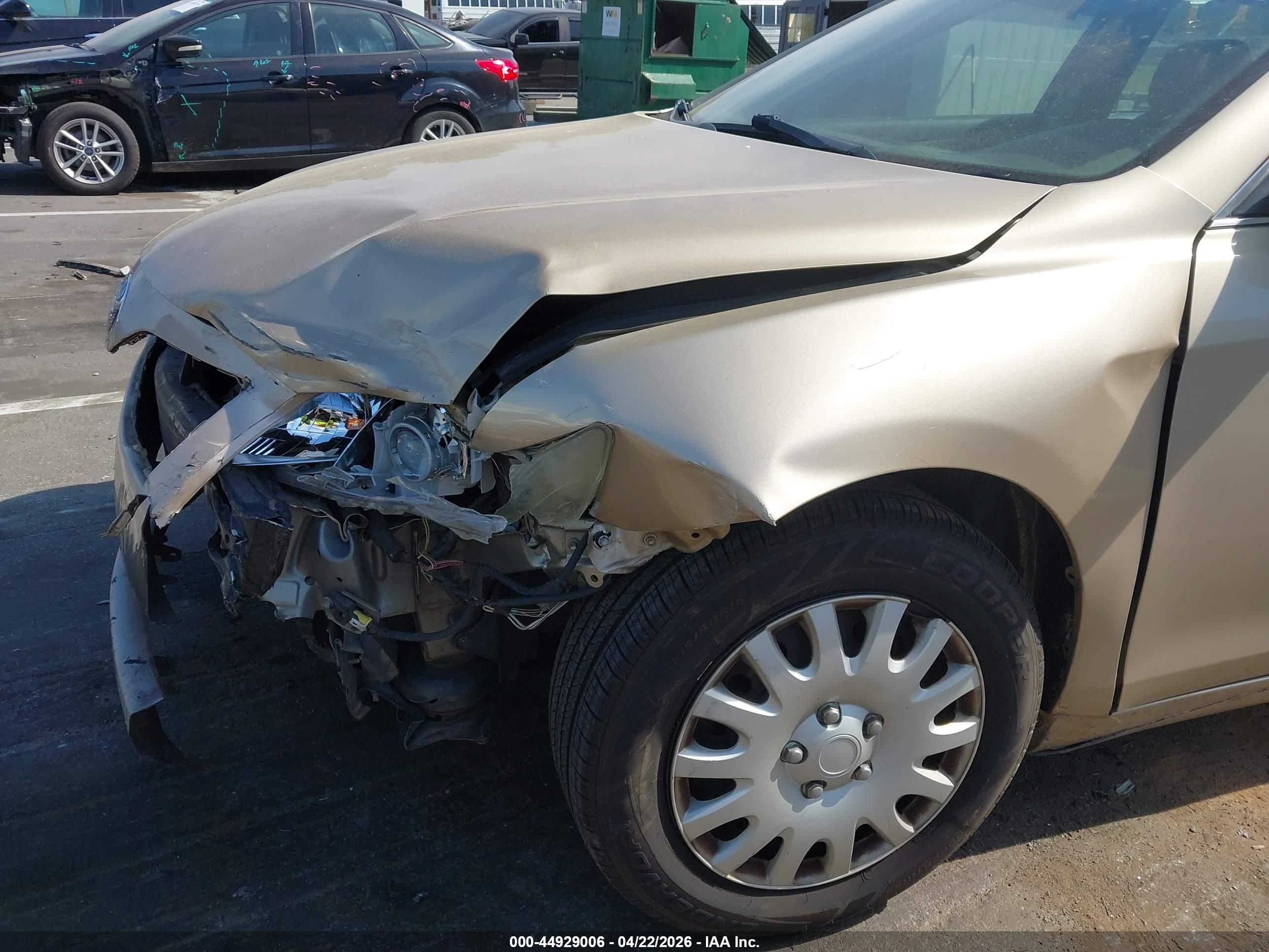 TOYOTA CAMRY image 6
