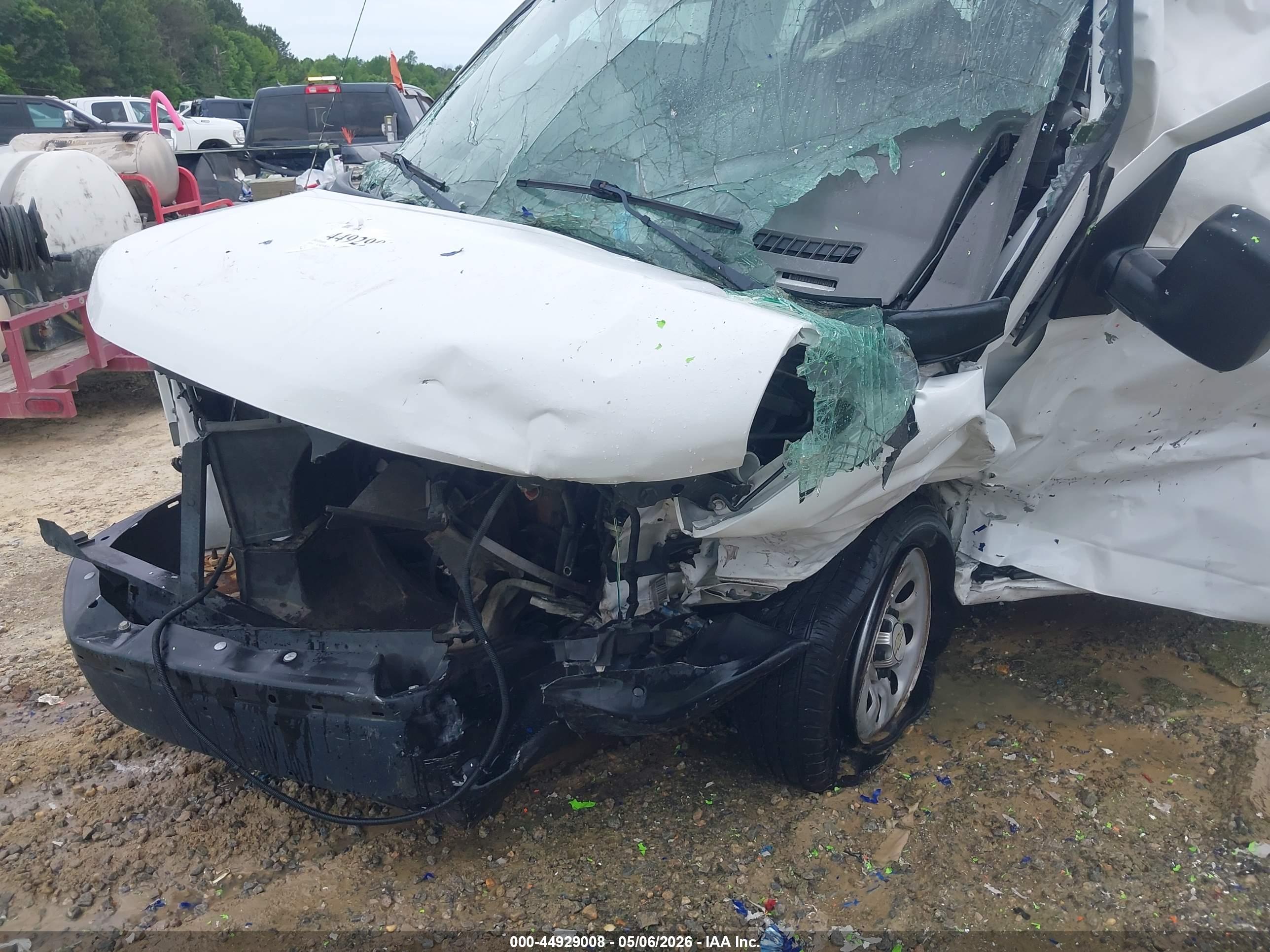 CHEVROLET EXPRESS image 6