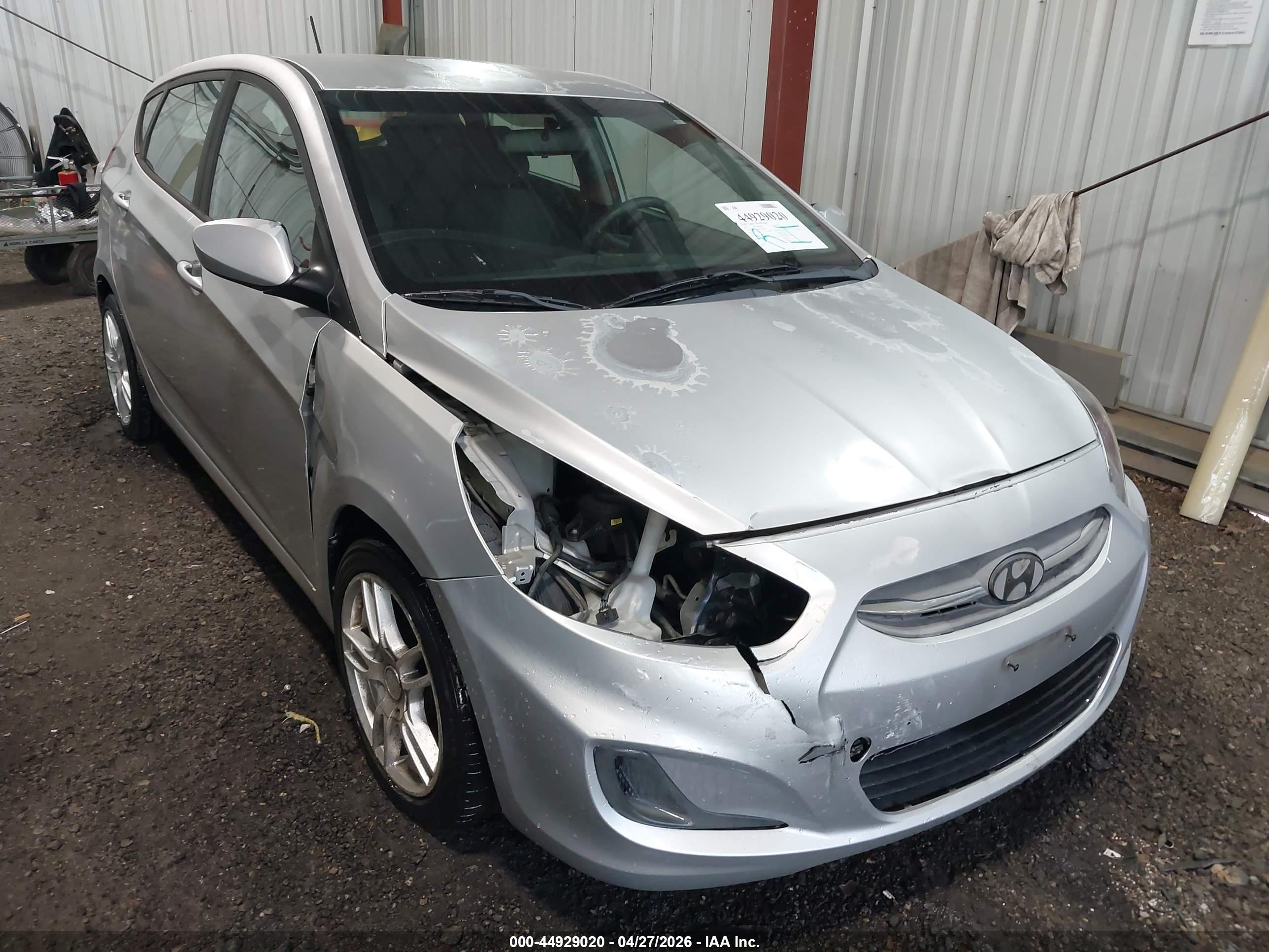 HYUNDAI ACCENT image 6