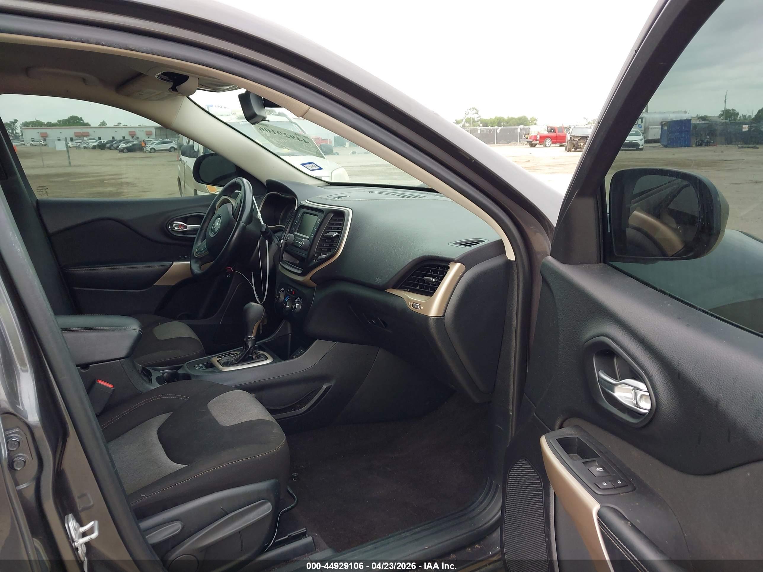 JEEP CHEROKEE image 5