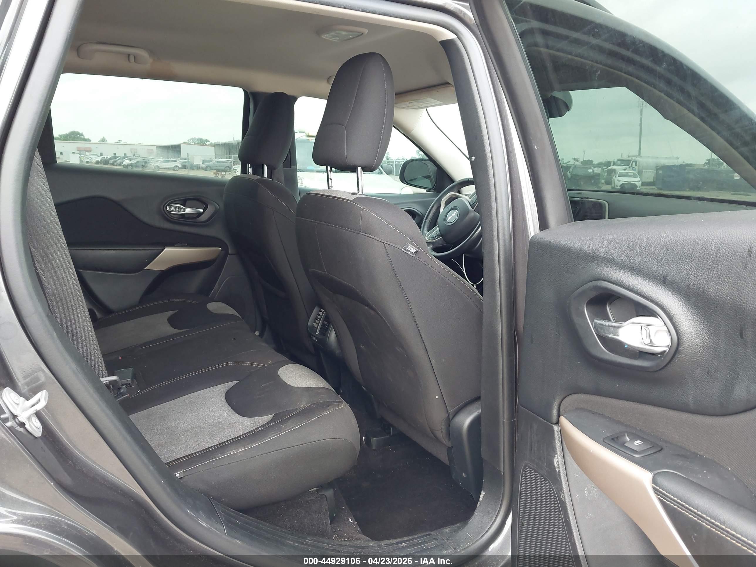 JEEP CHEROKEE image 8