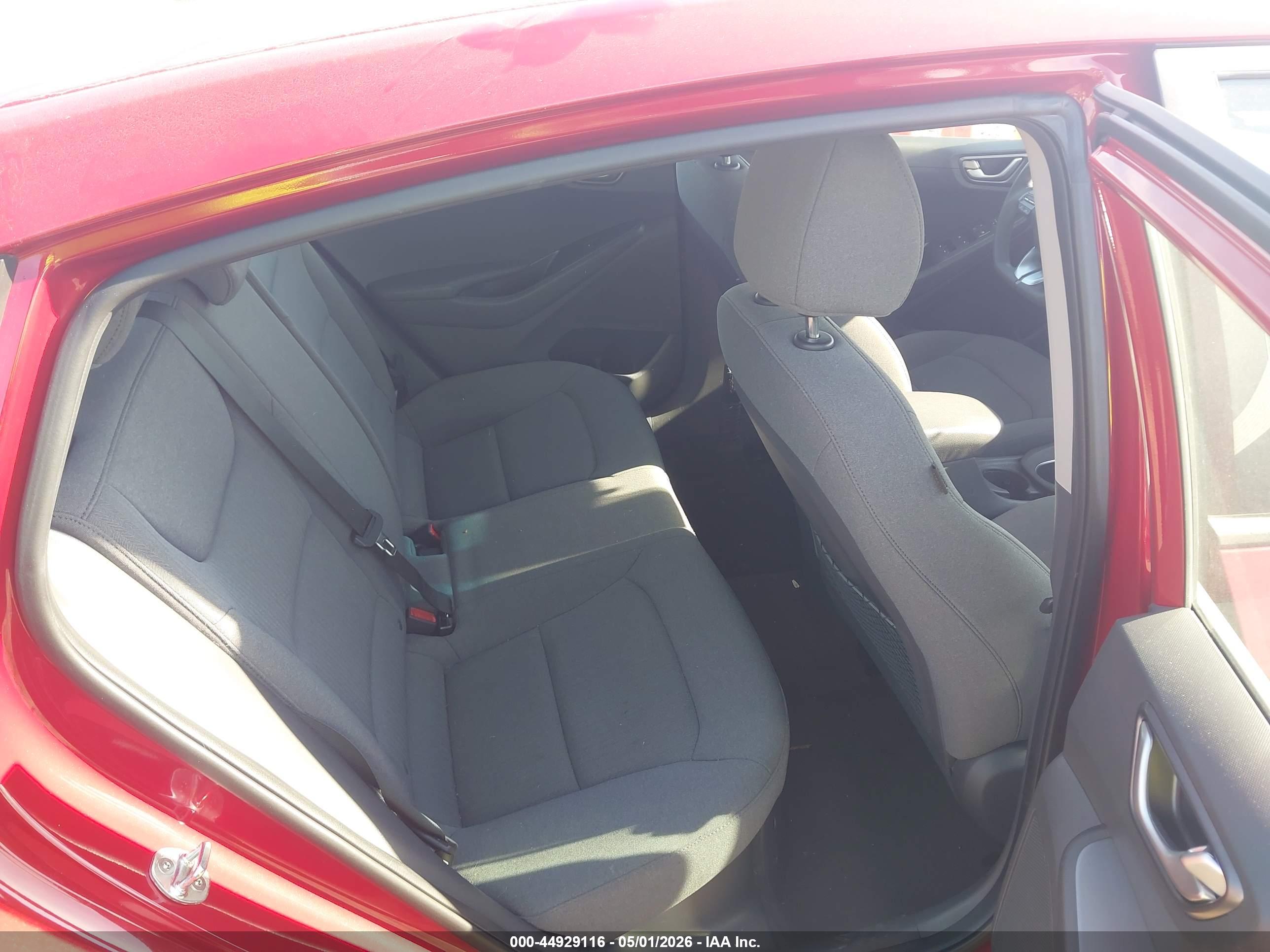 HYUNDAI IONIQ image 8