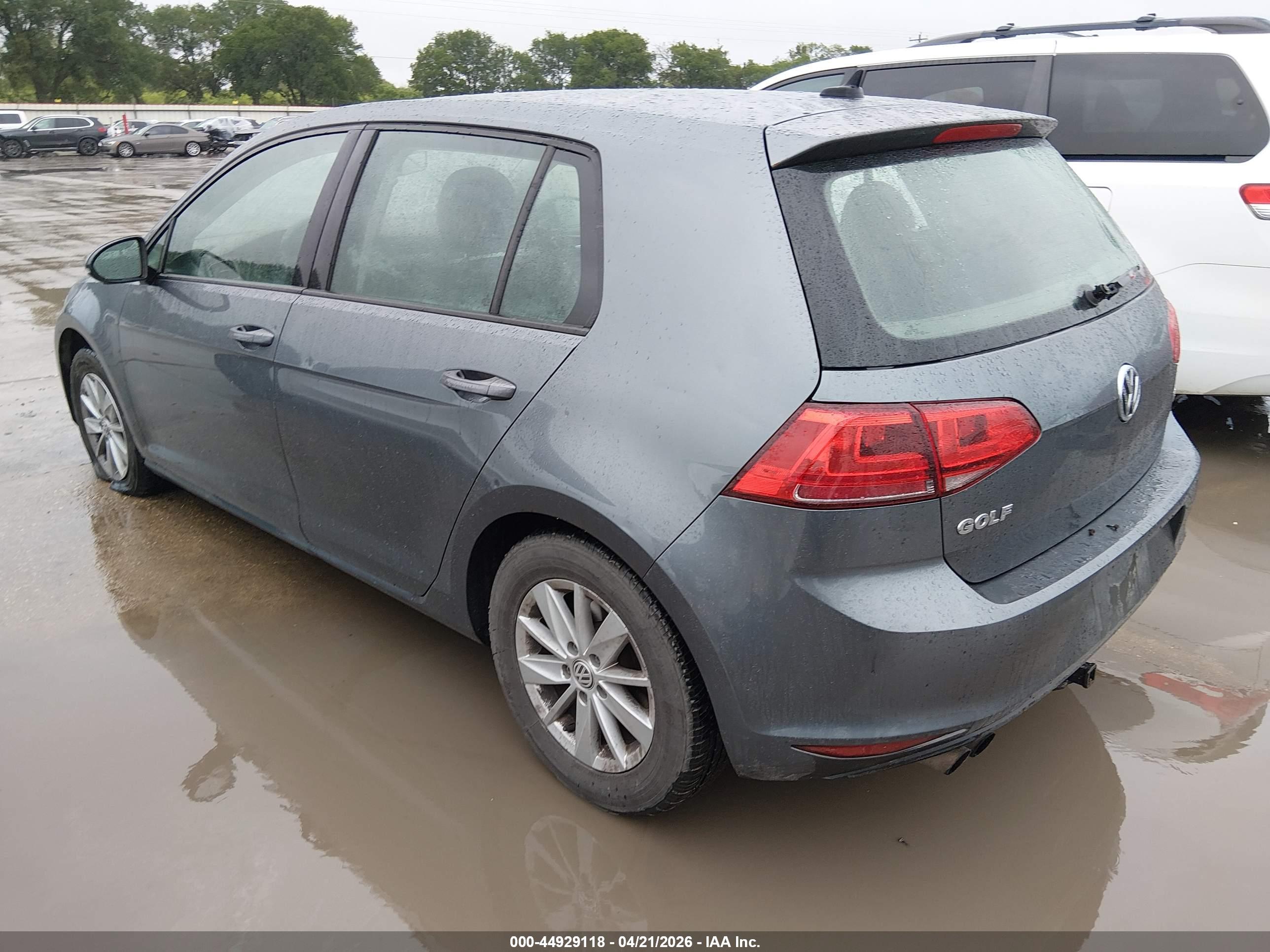 VOLKSWAGEN GOLF image 3