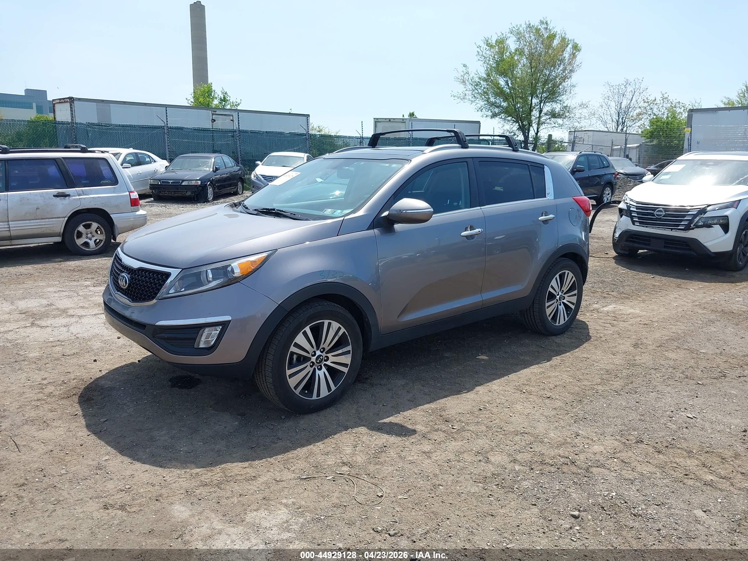 KIA SPORTAGE image 2