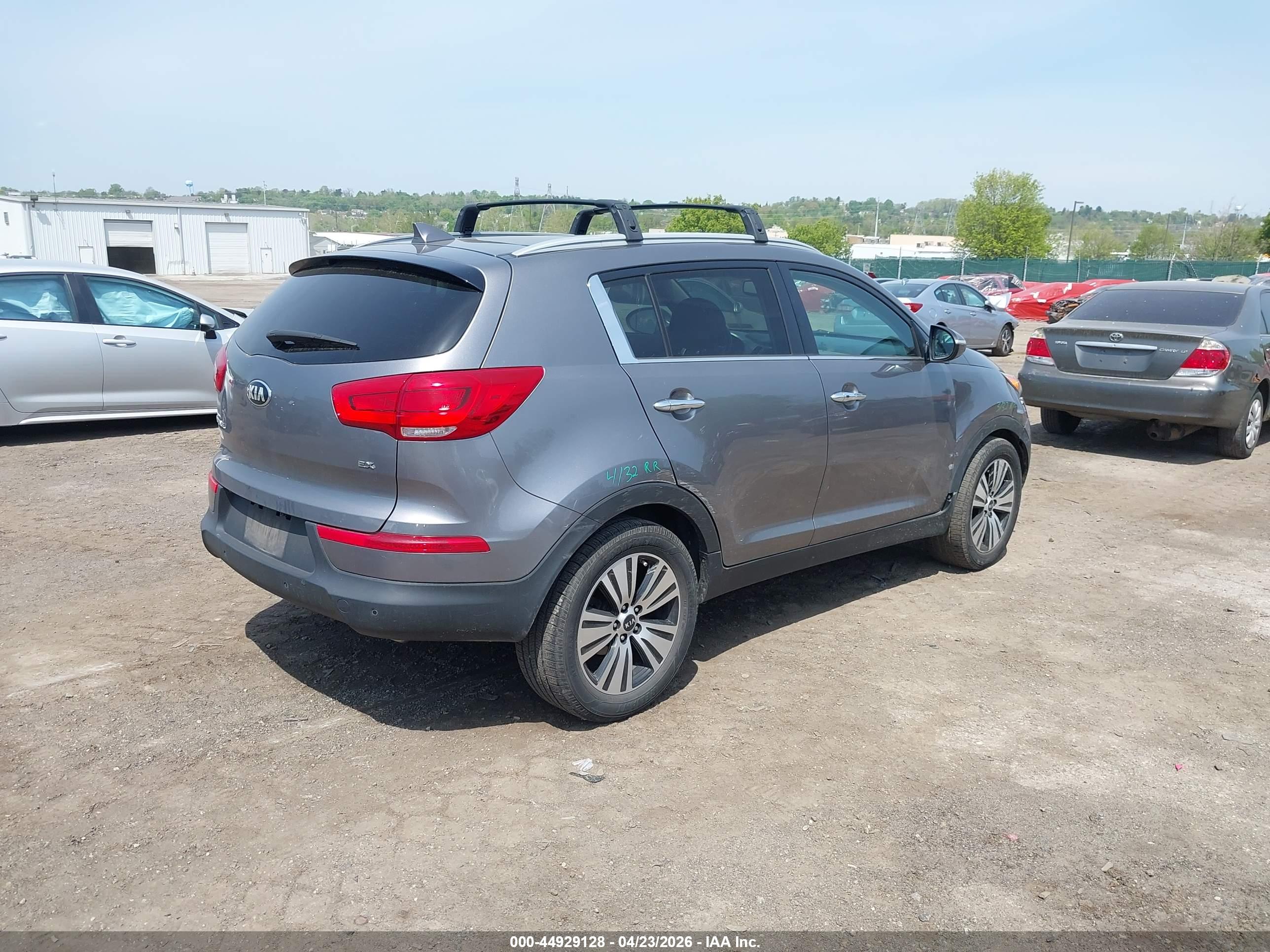 KIA SPORTAGE image 4