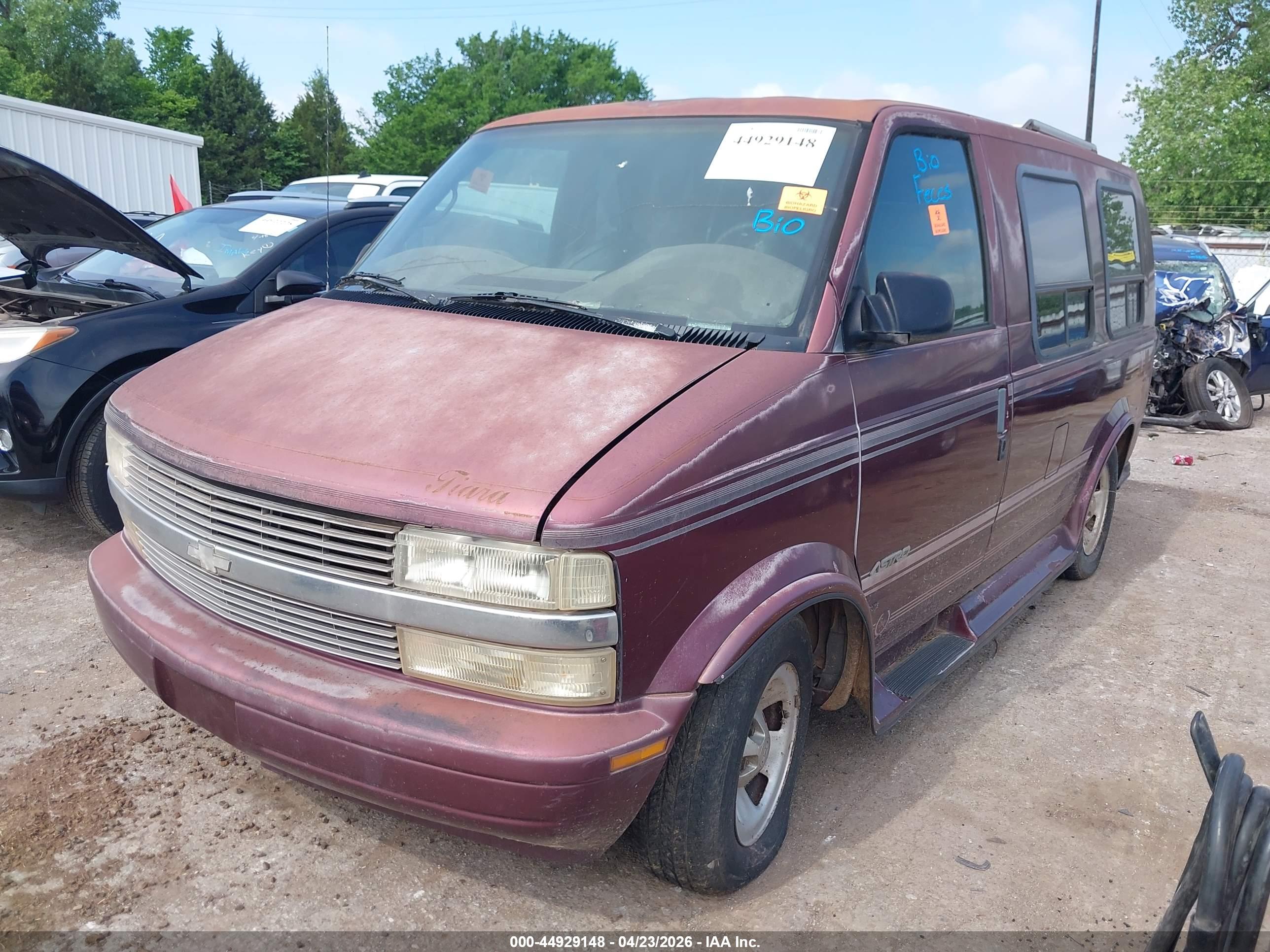 CHEVROLET ASTRO image 2