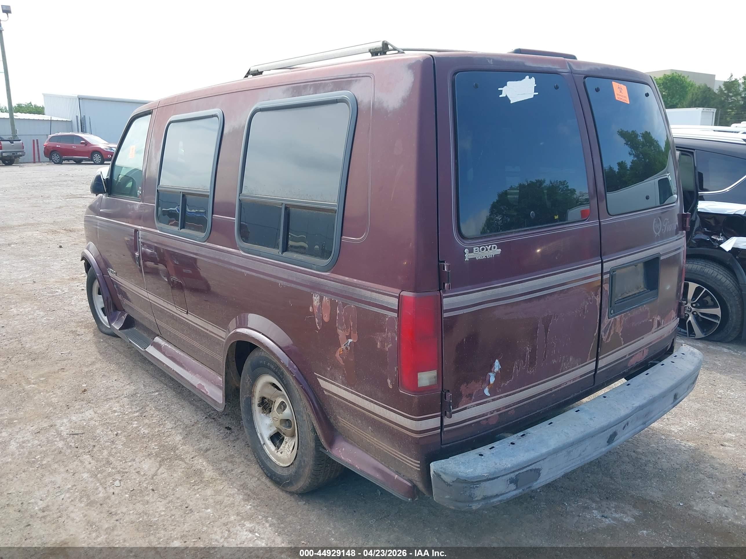 CHEVROLET ASTRO image 3