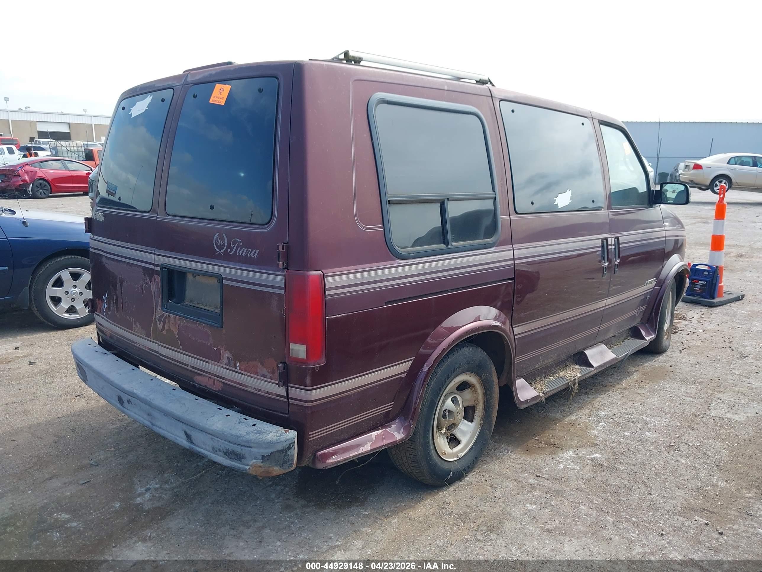 CHEVROLET ASTRO image 4