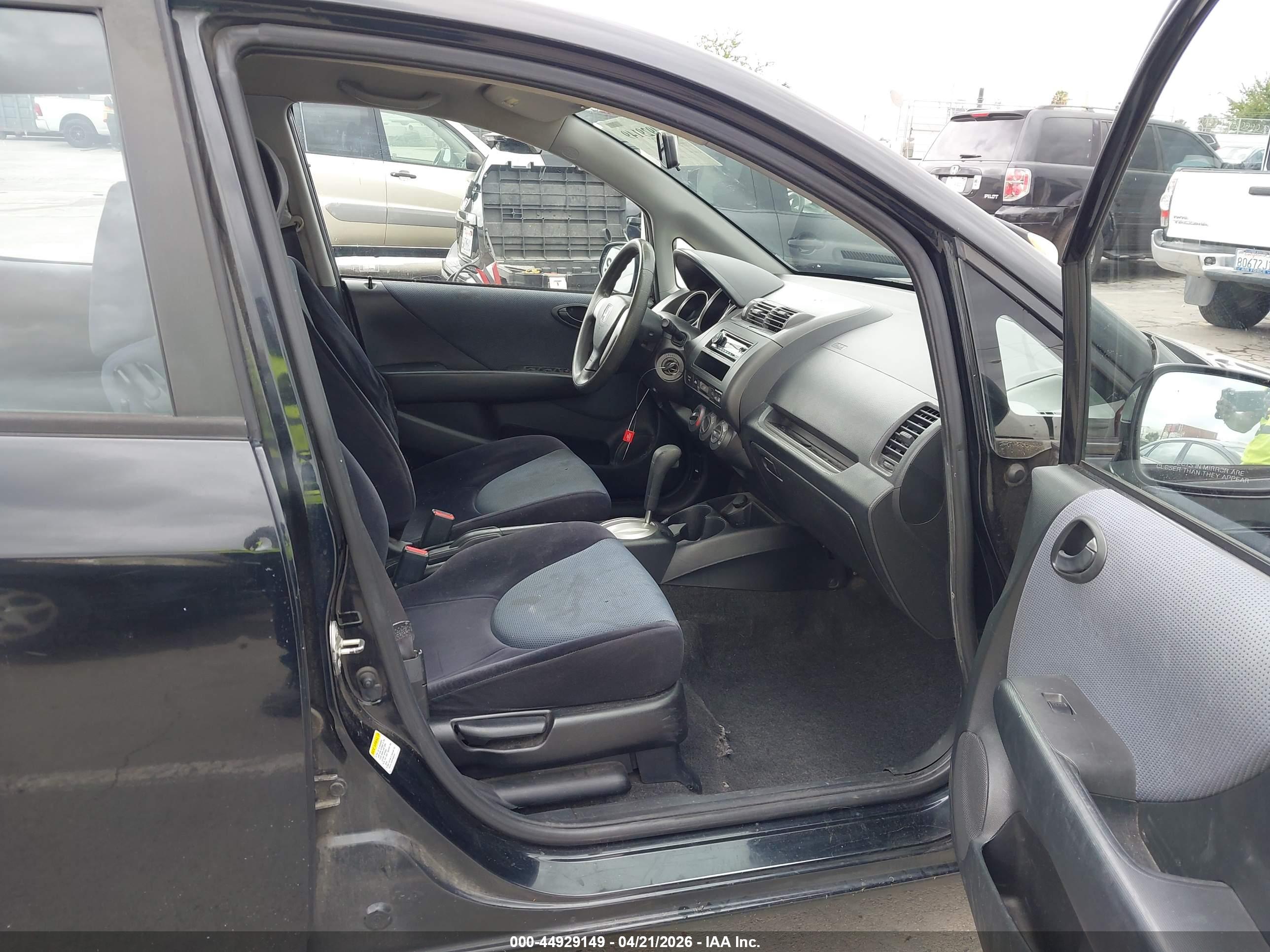 HONDA FIT image 5