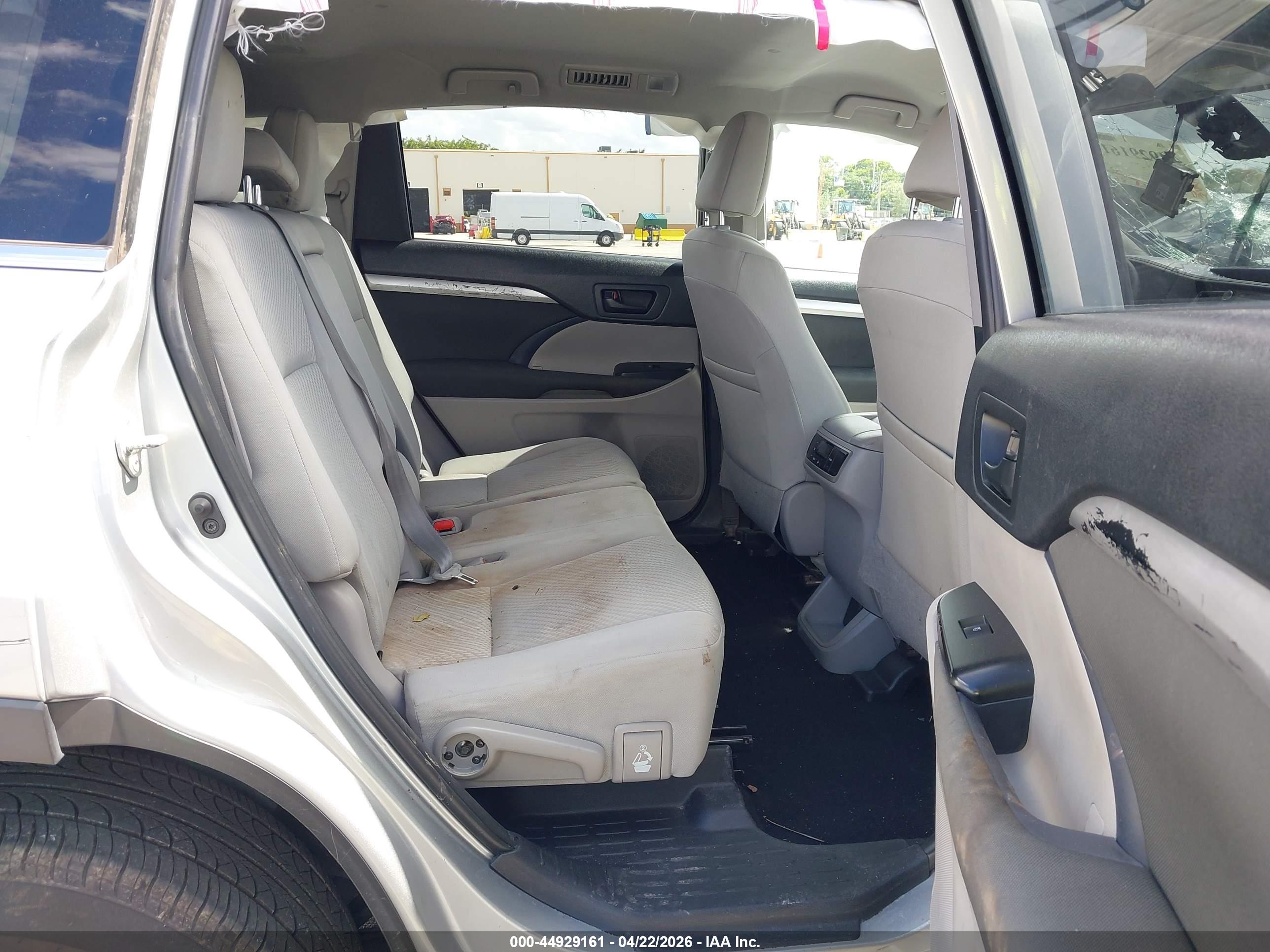 TOYOTA HIGHLANDER image 8