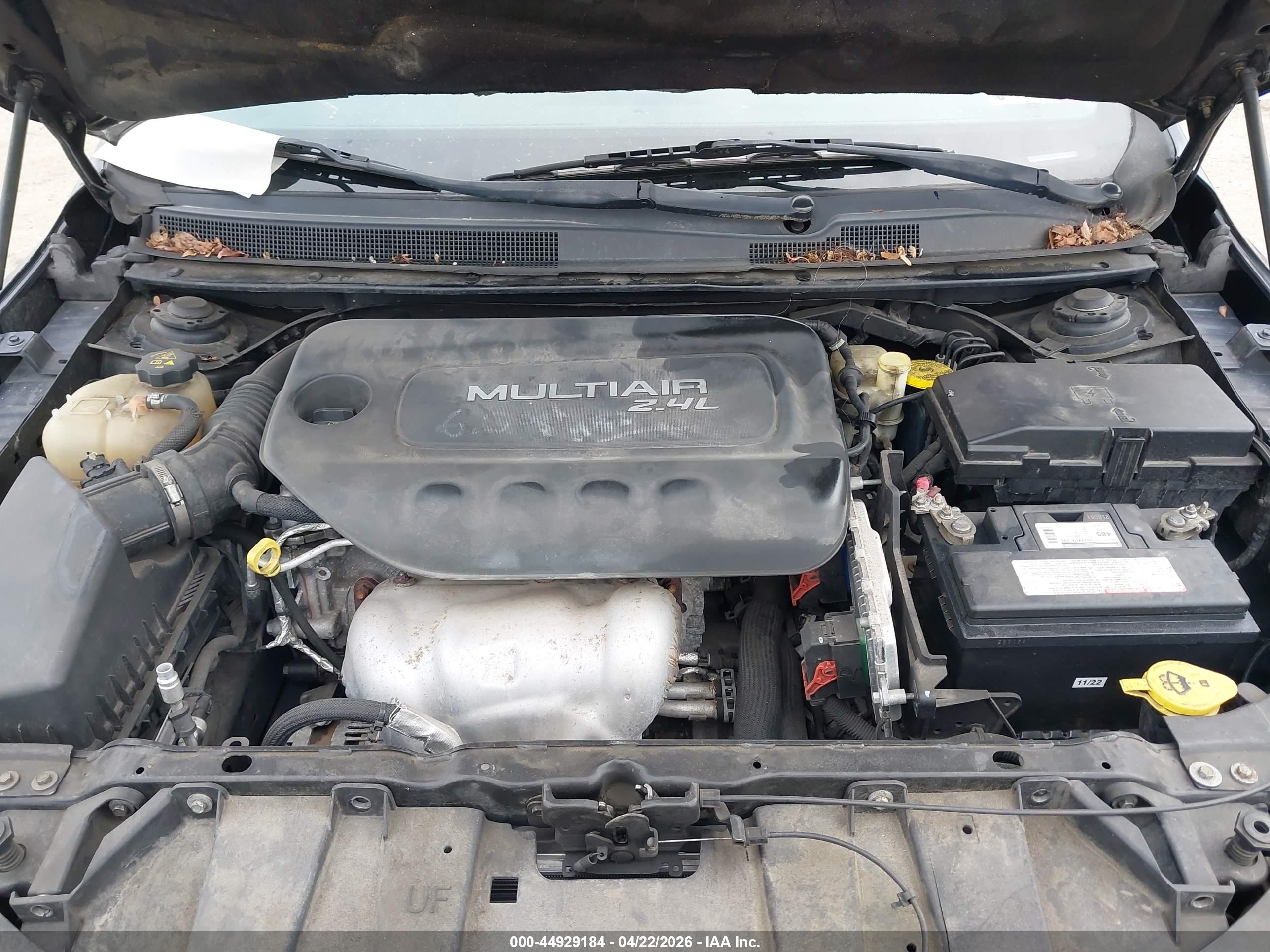 CHRYSLER 200 image 10