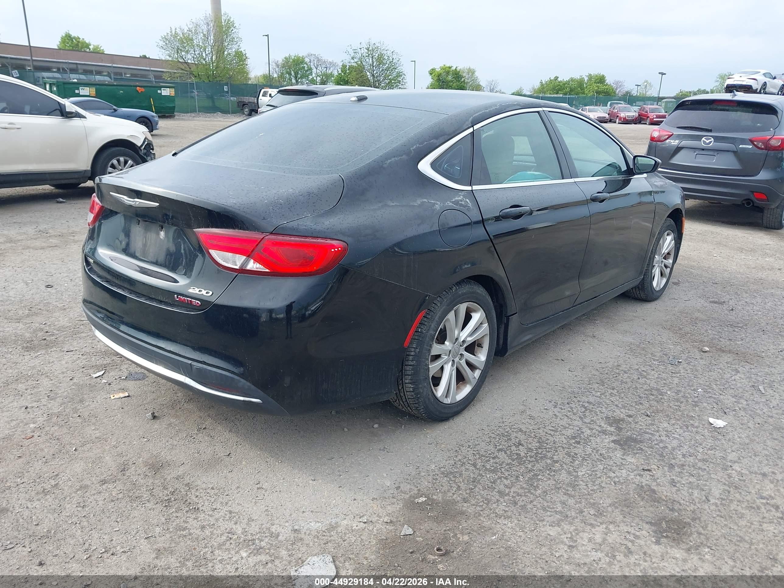 CHRYSLER 200 image 4