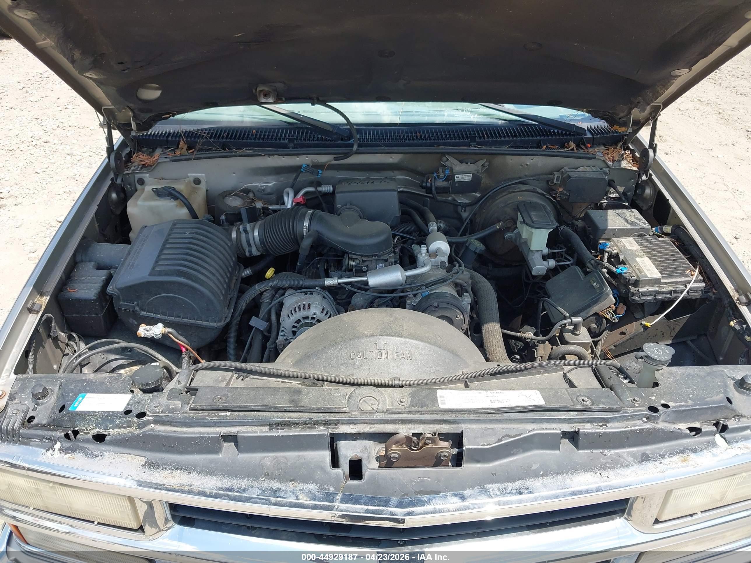 CHEVROLET SUBURBAN image 10