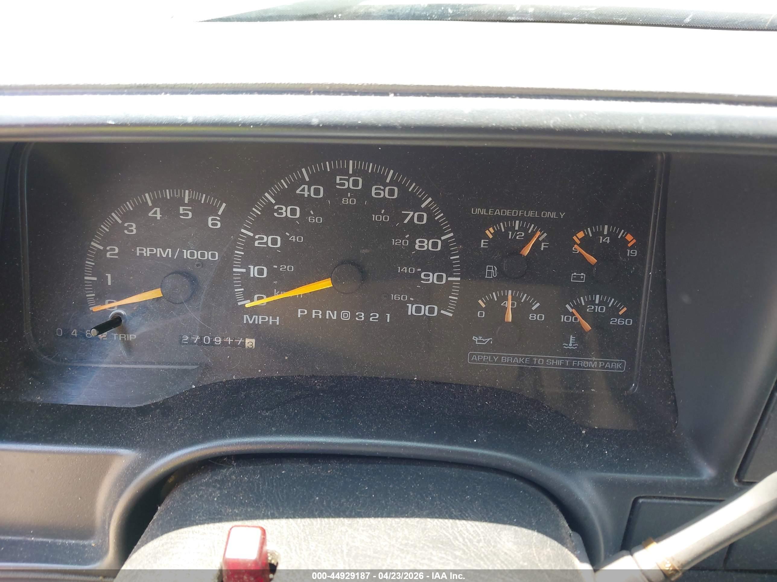 CHEVROLET SUBURBAN image 7