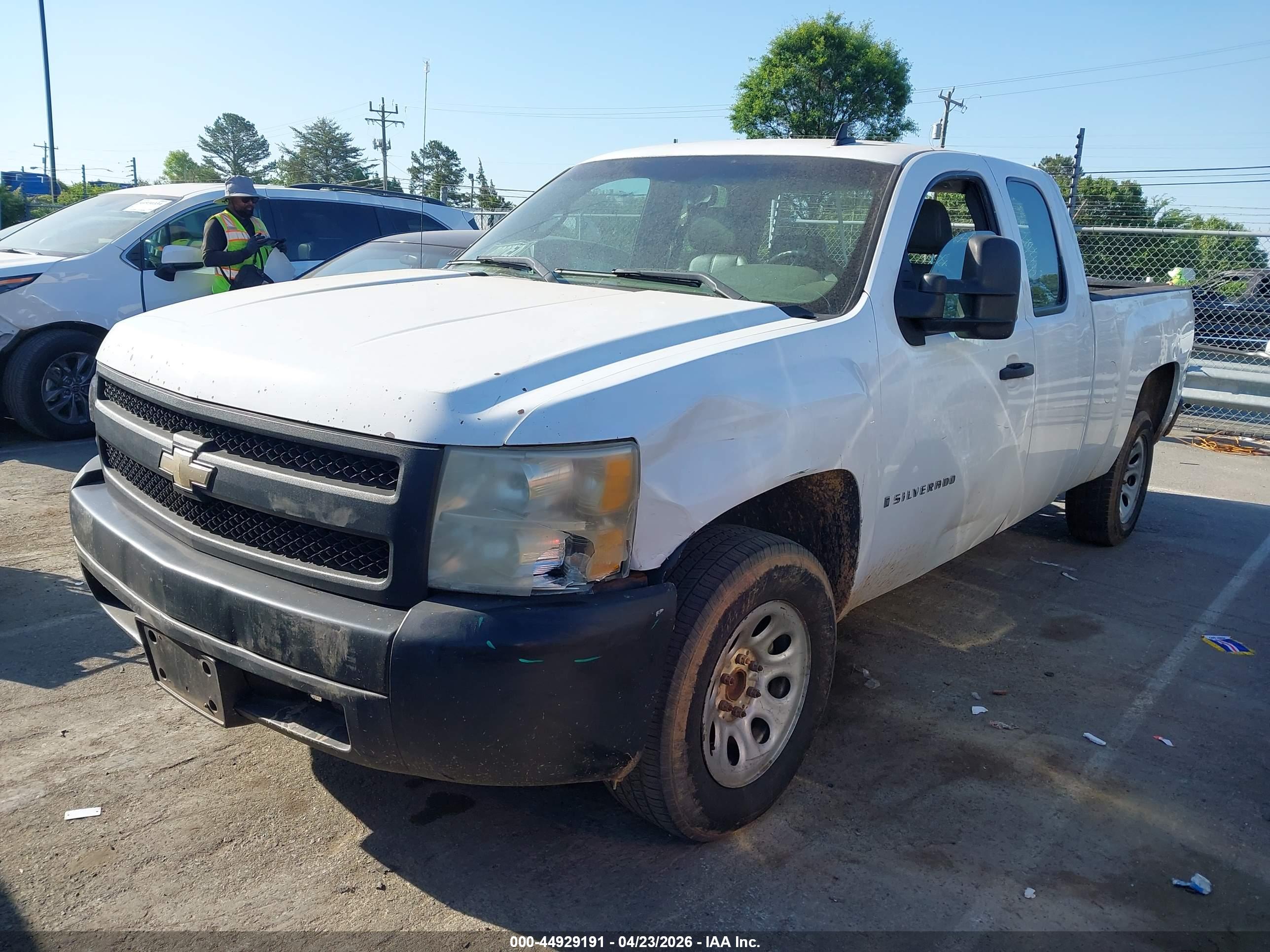 CHEVROLET SILVERADO image 2