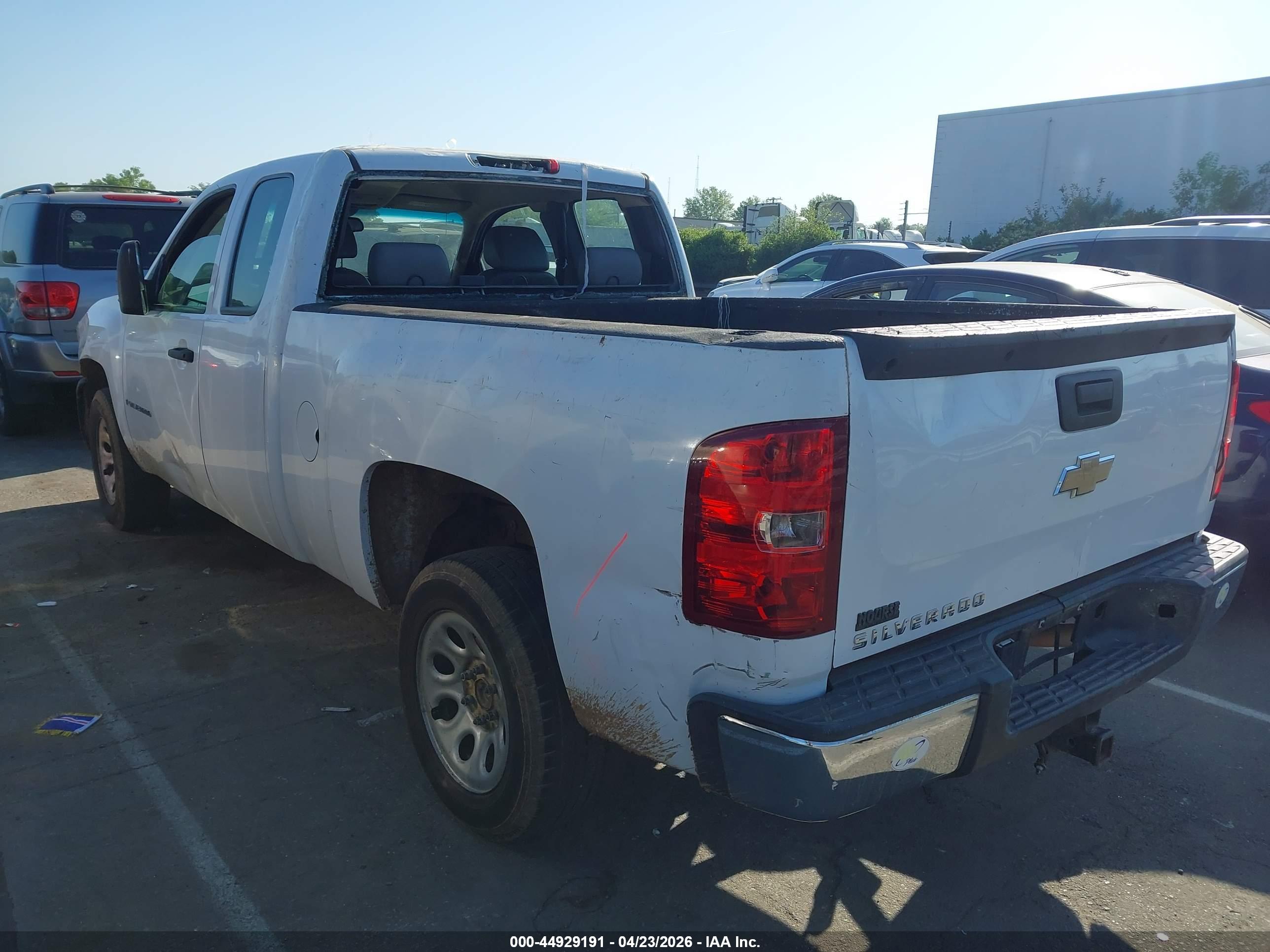 CHEVROLET SILVERADO image 3