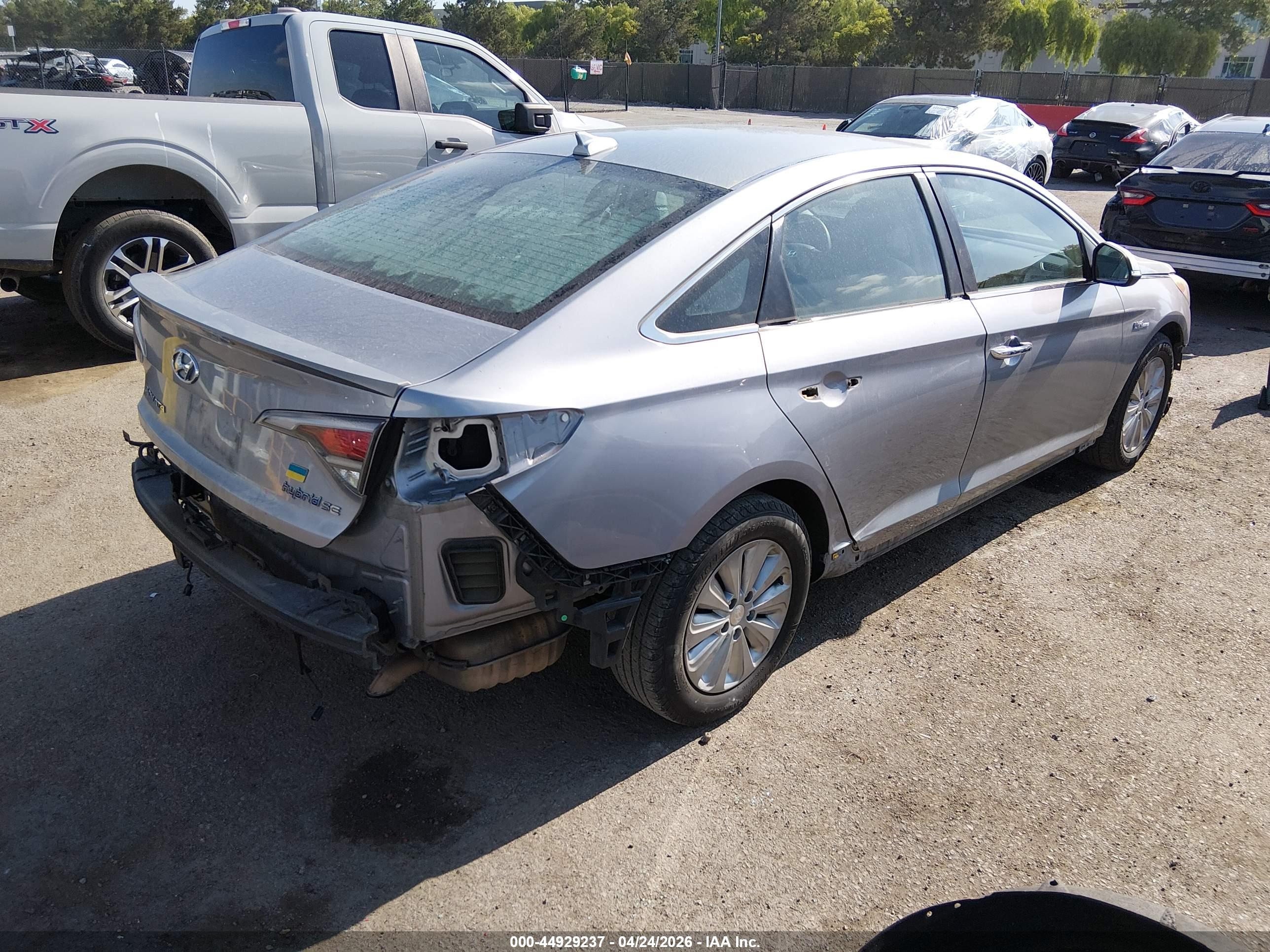 HYUNDAI SONATA image 4