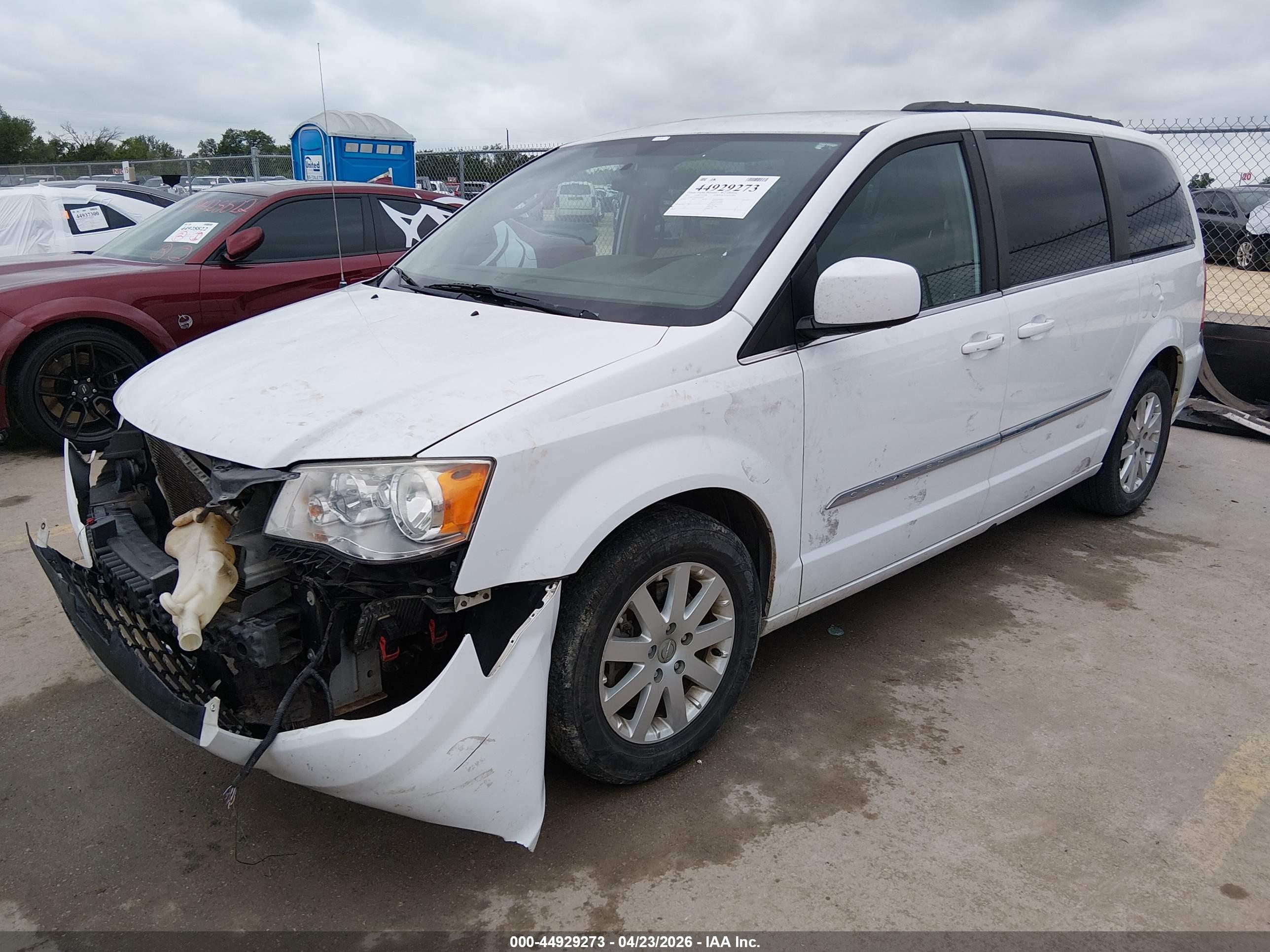 CHRYSLER TOWN image 2