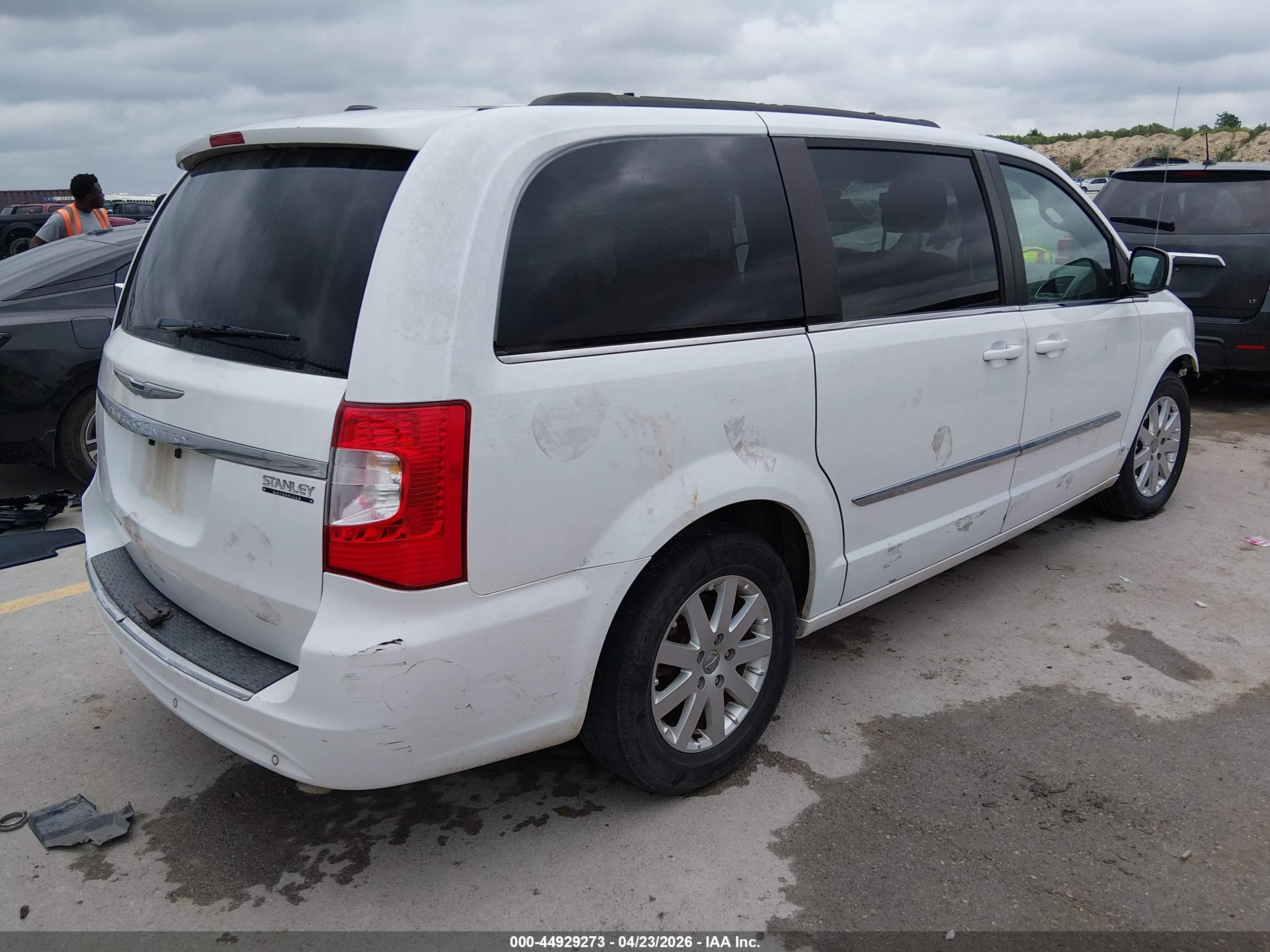 CHRYSLER TOWN image 4
