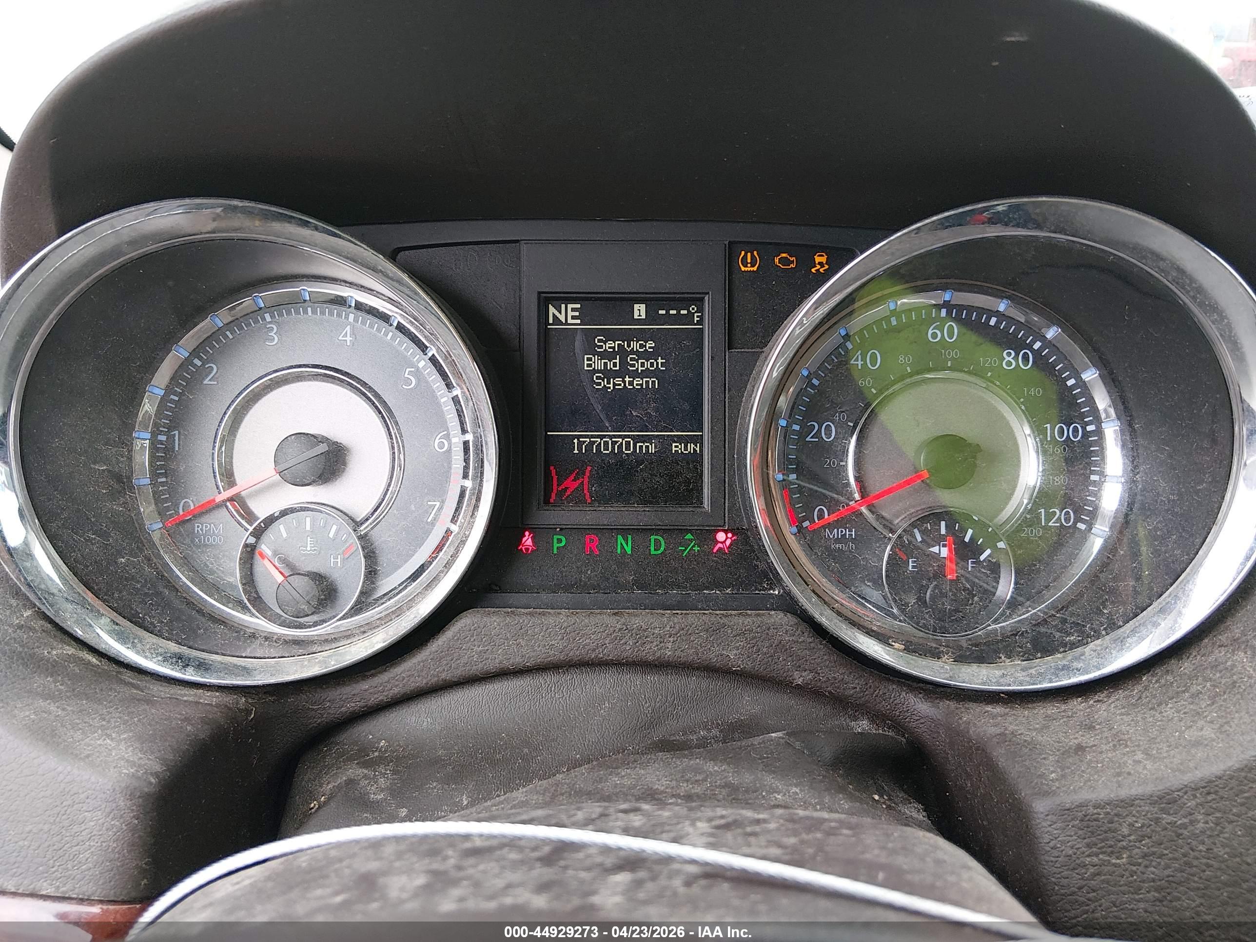 CHRYSLER TOWN image 7