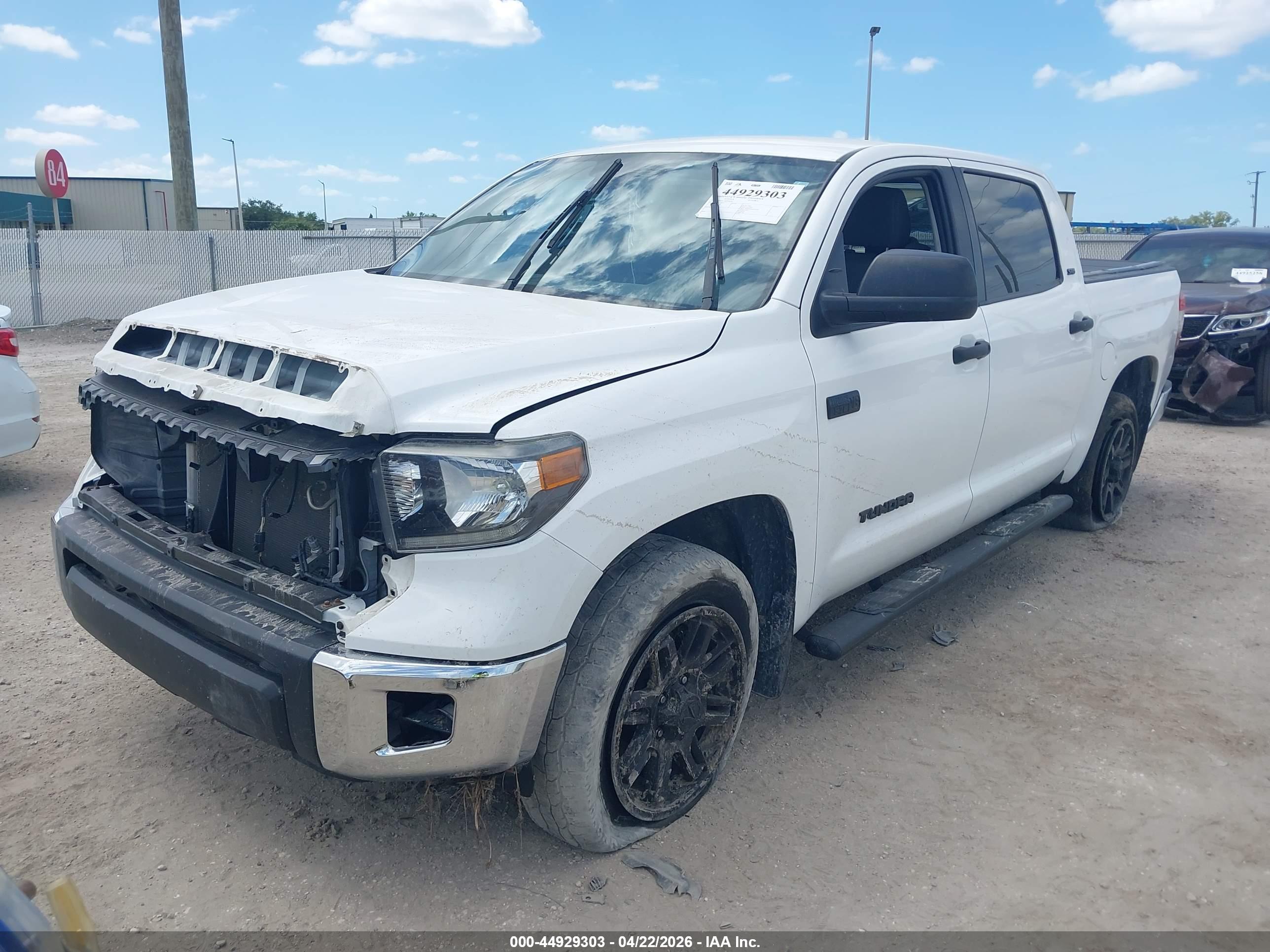 TOYOTA TUNDRA image 2