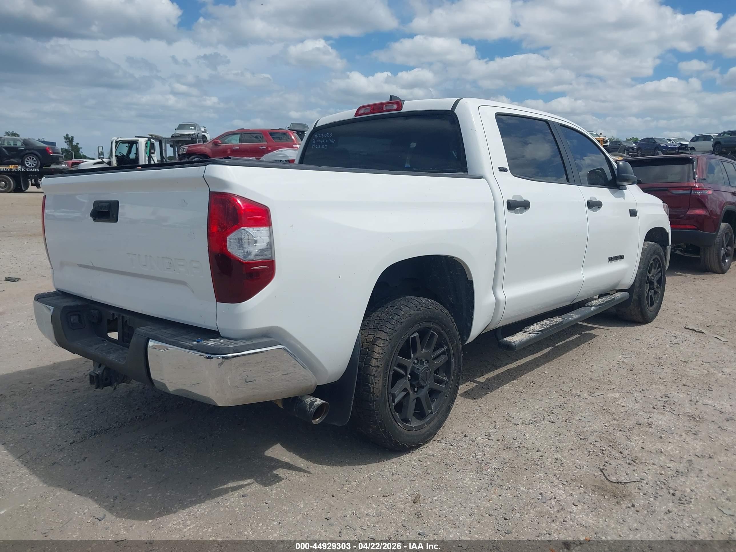 TOYOTA TUNDRA image 4