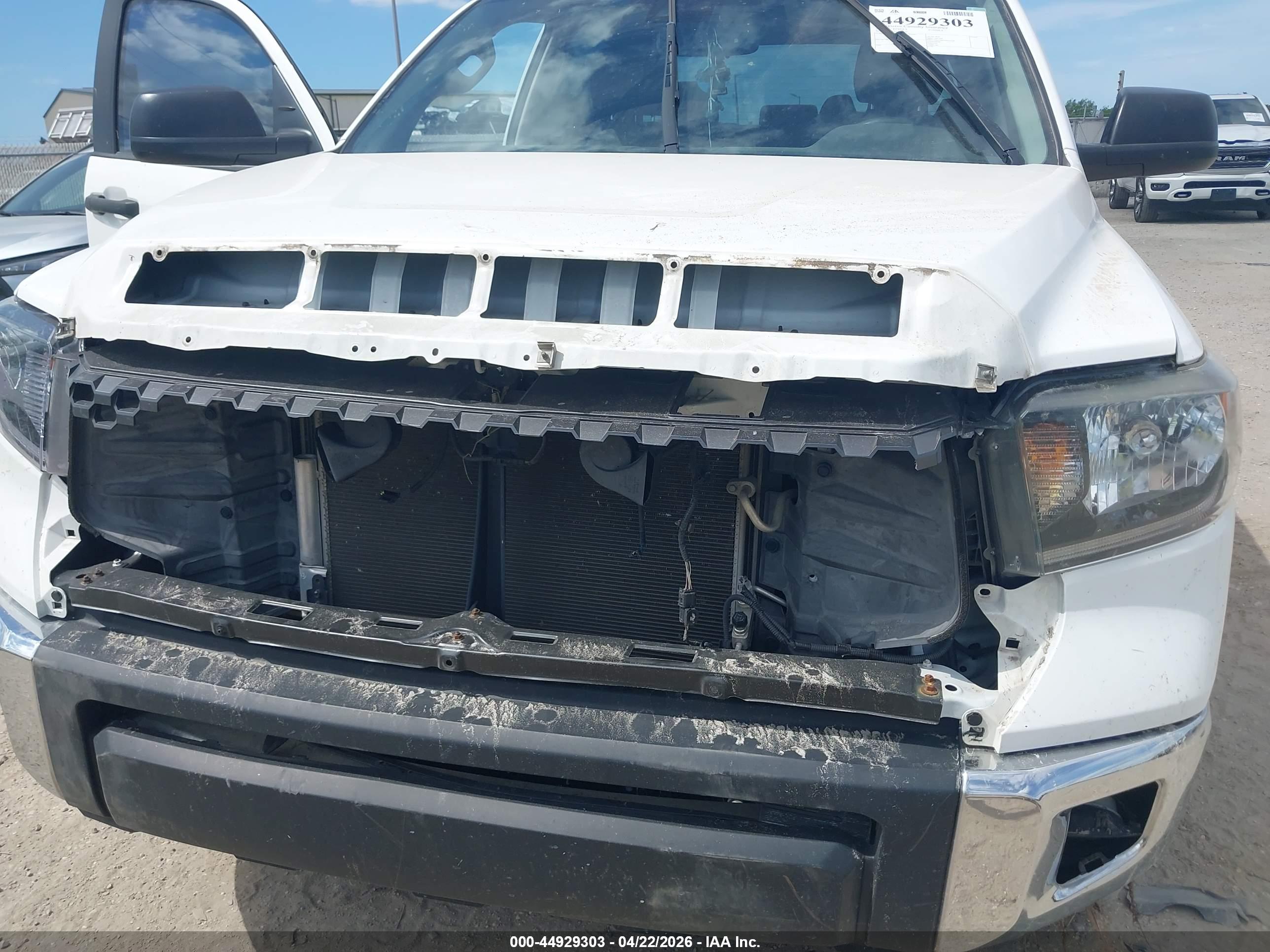 TOYOTA TUNDRA image 6