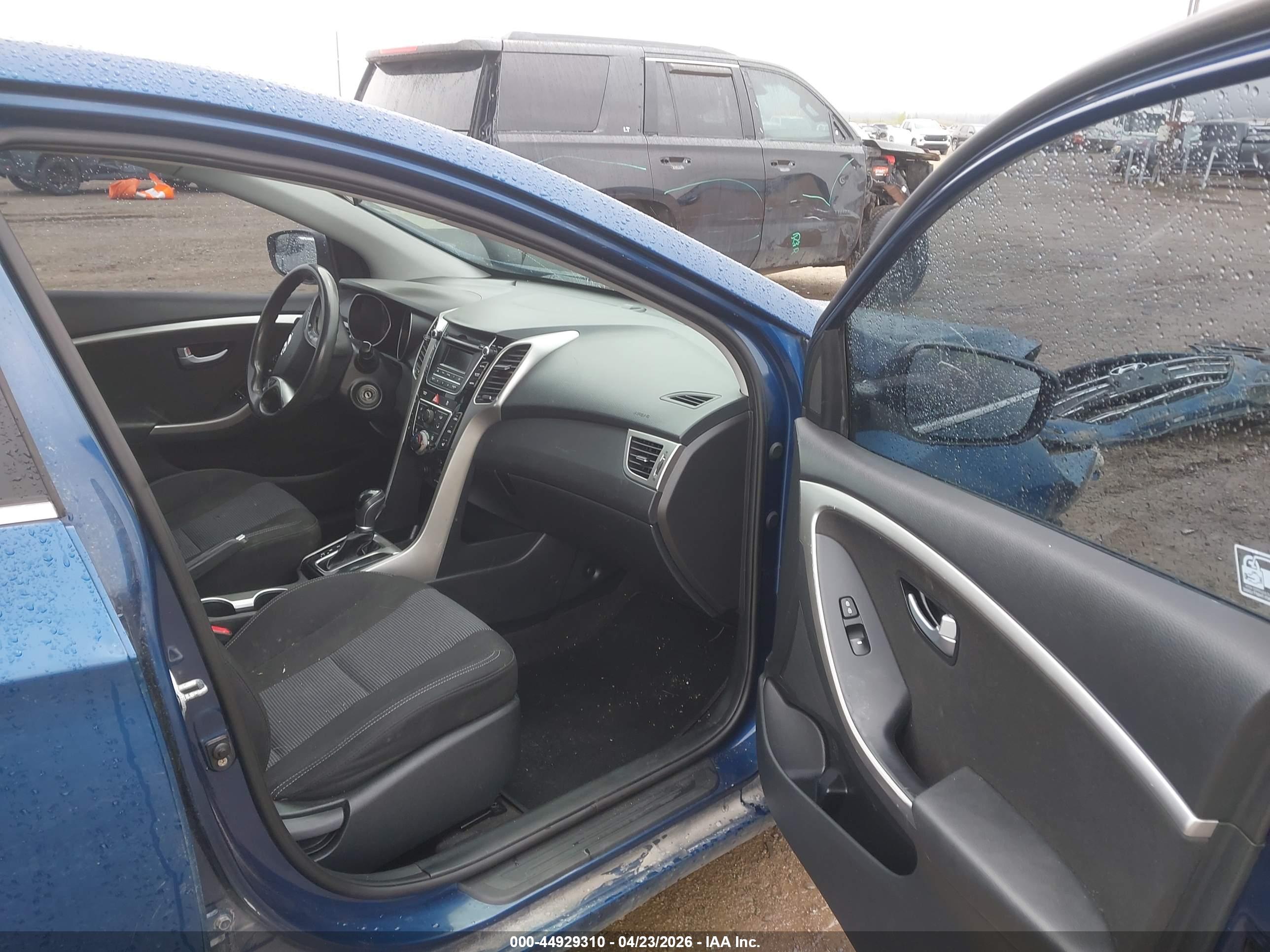 HYUNDAI ELANTRA image 5