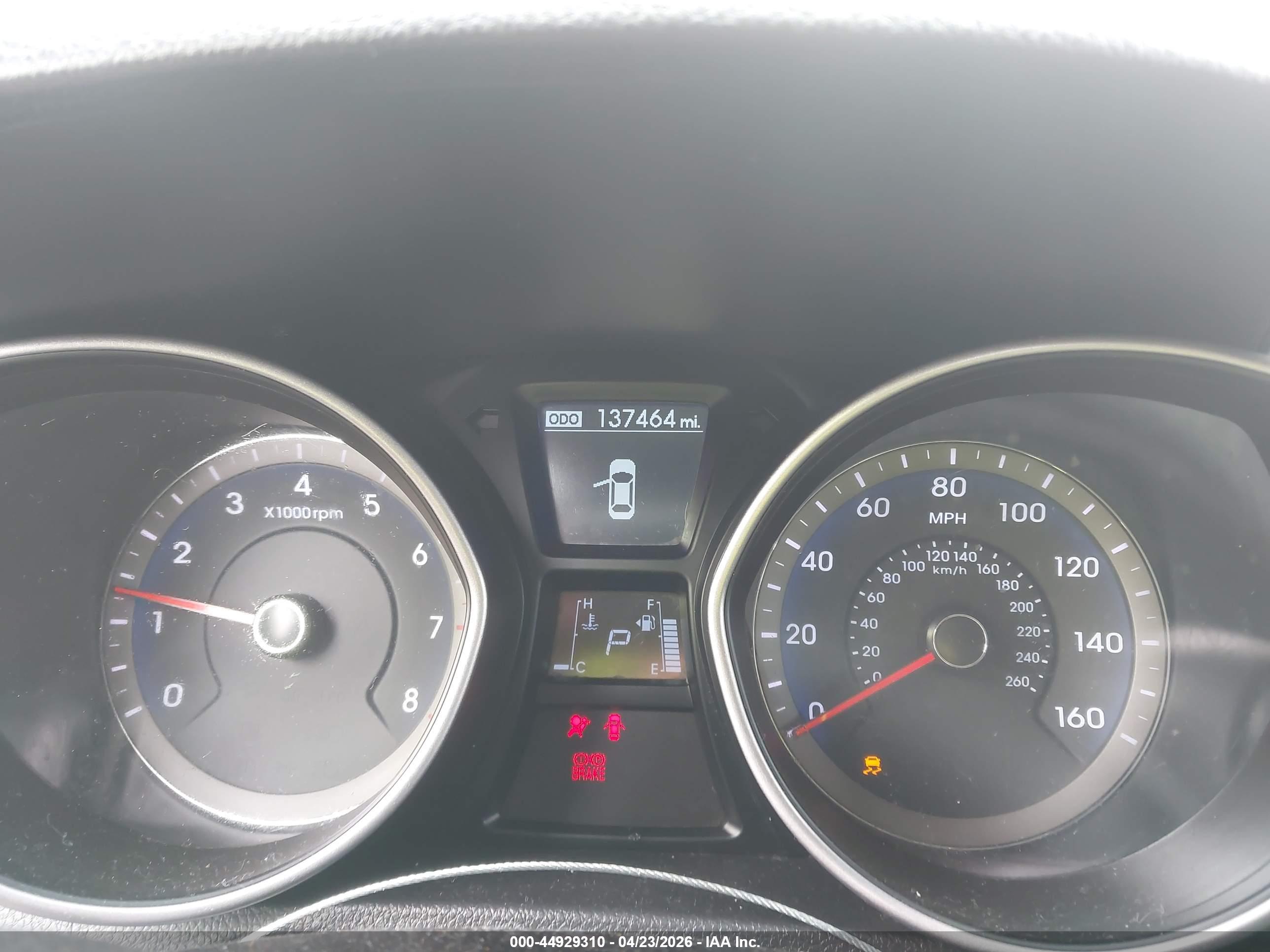 HYUNDAI ELANTRA image 7