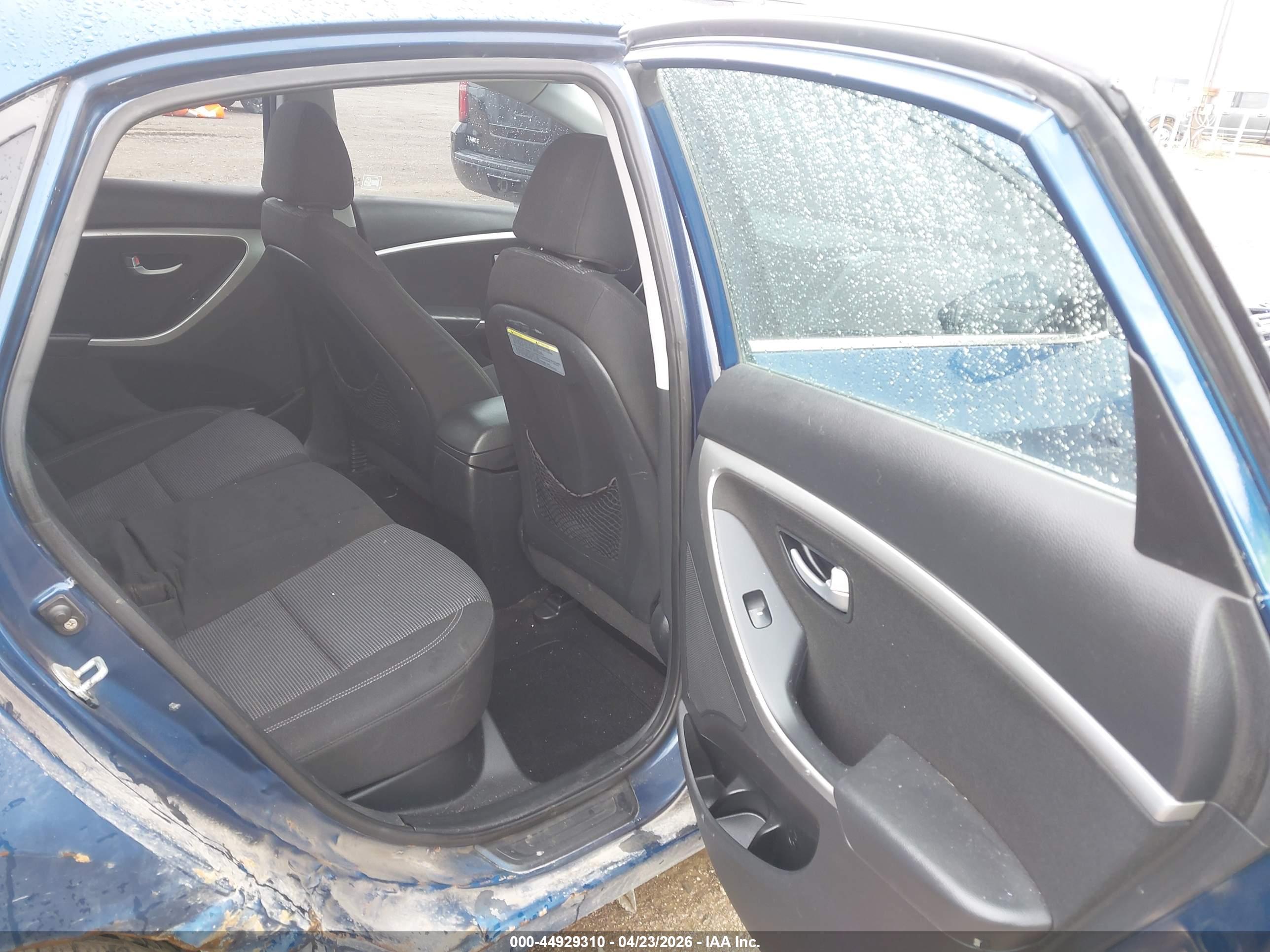 HYUNDAI ELANTRA image 8