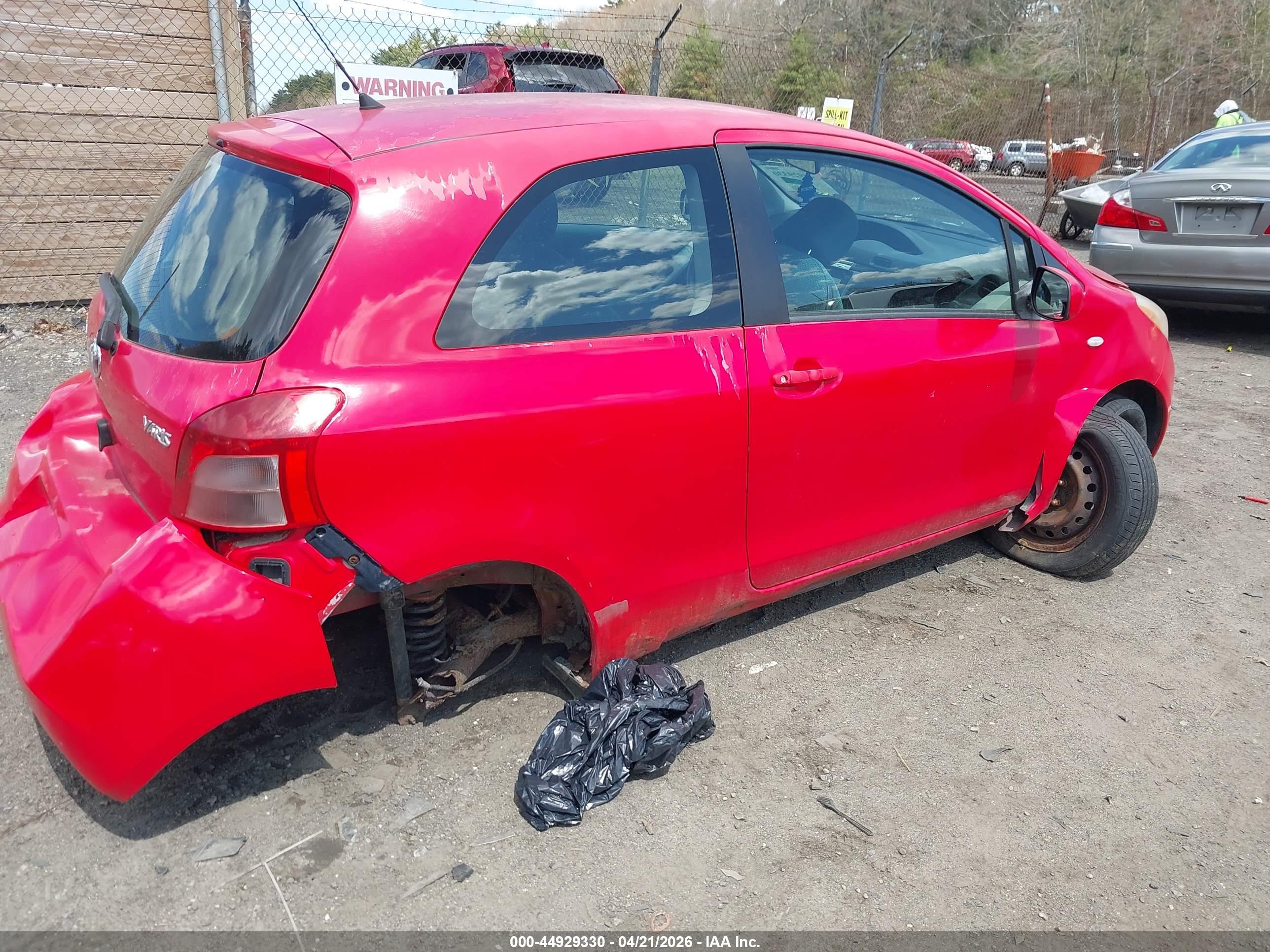 TOYOTA YARIS image 4