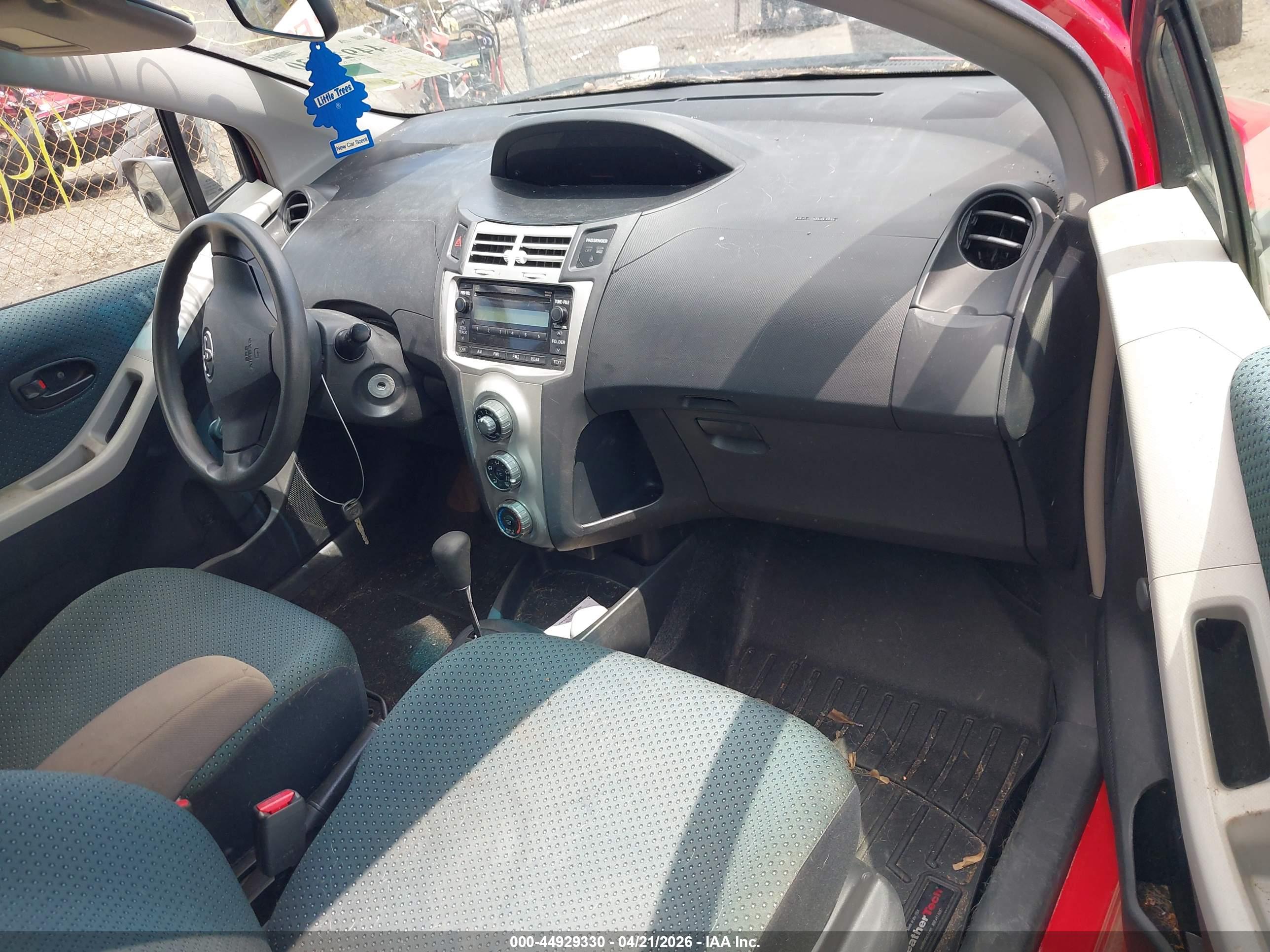 TOYOTA YARIS image 5
