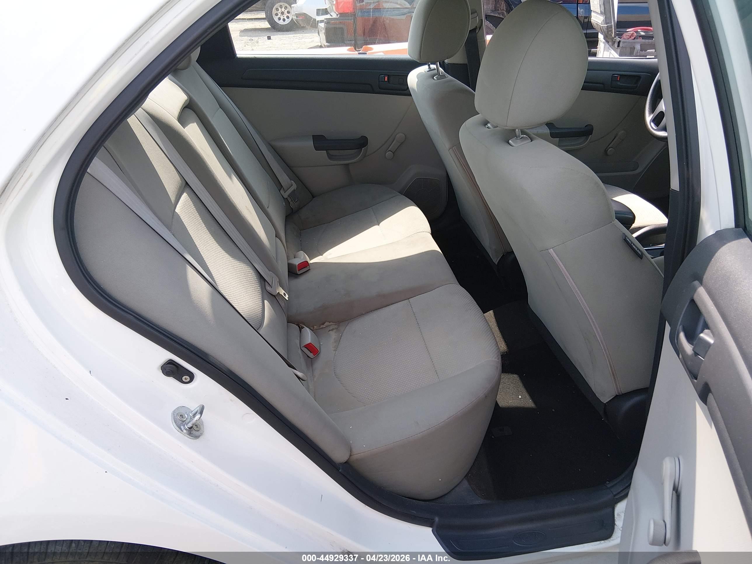 KIA FORTE image 8