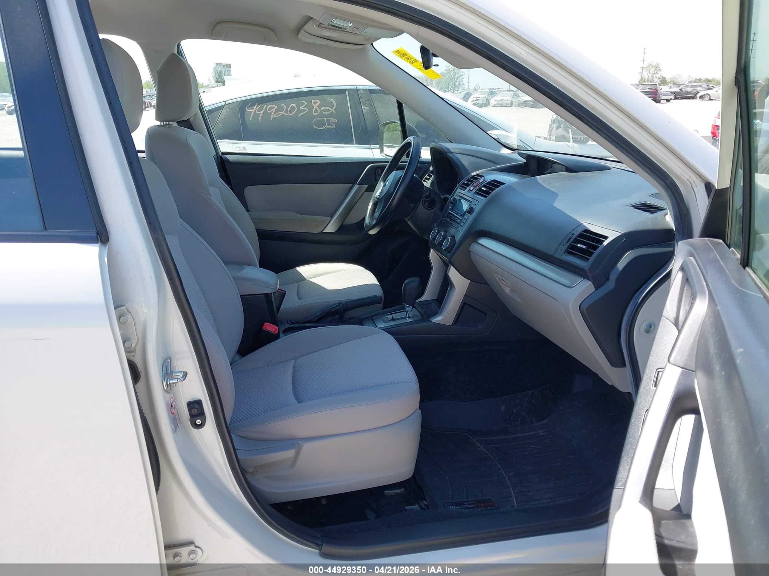 SUBARU FORESTER image 5