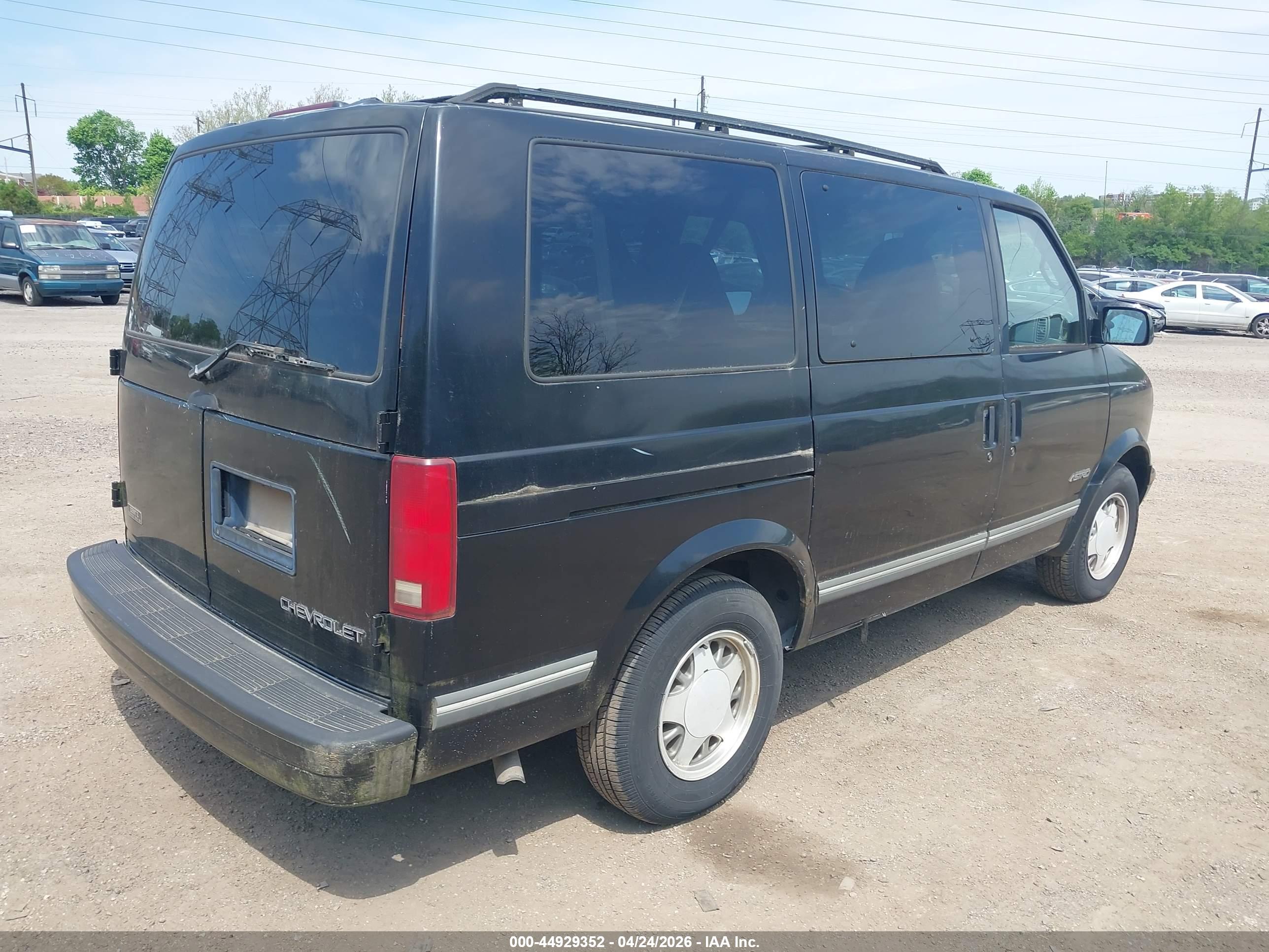 CHEVROLET ASTRO image 4
