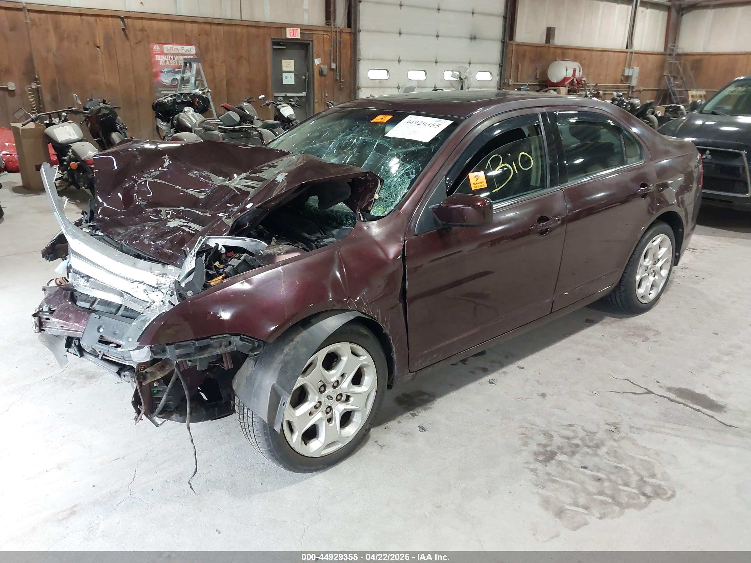 FORD FUSION image 2