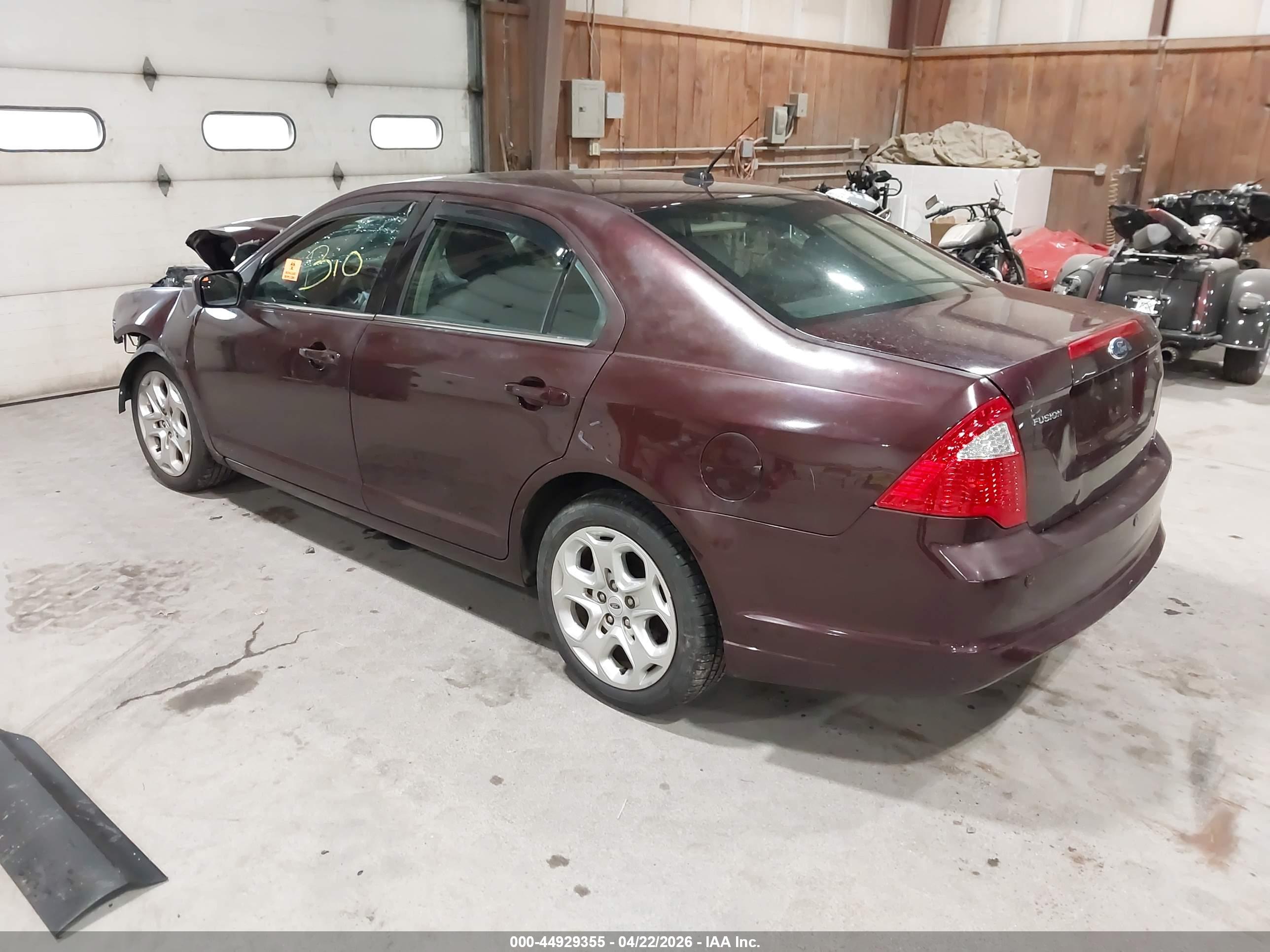 FORD FUSION image 3