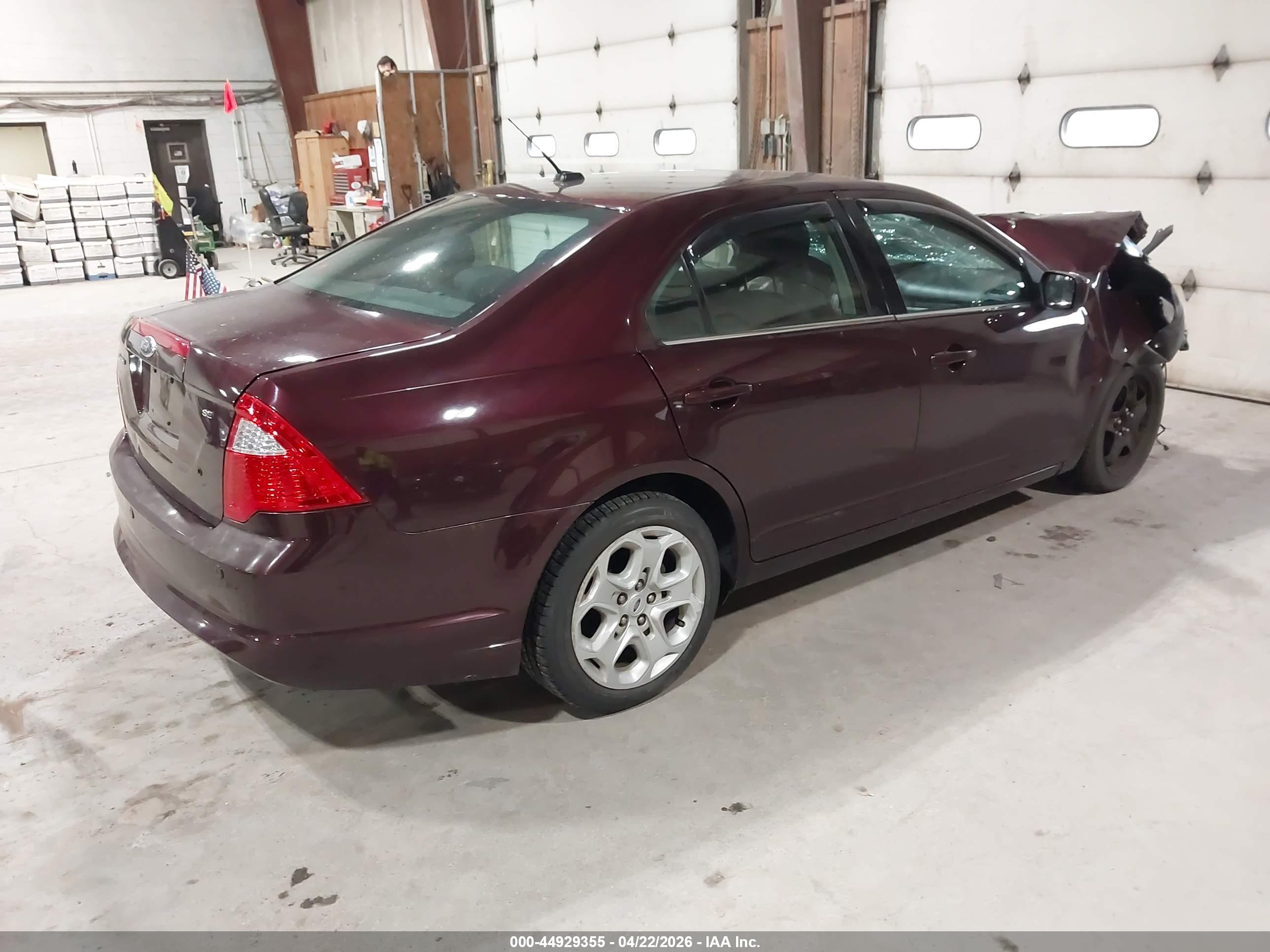 FORD FUSION image 4