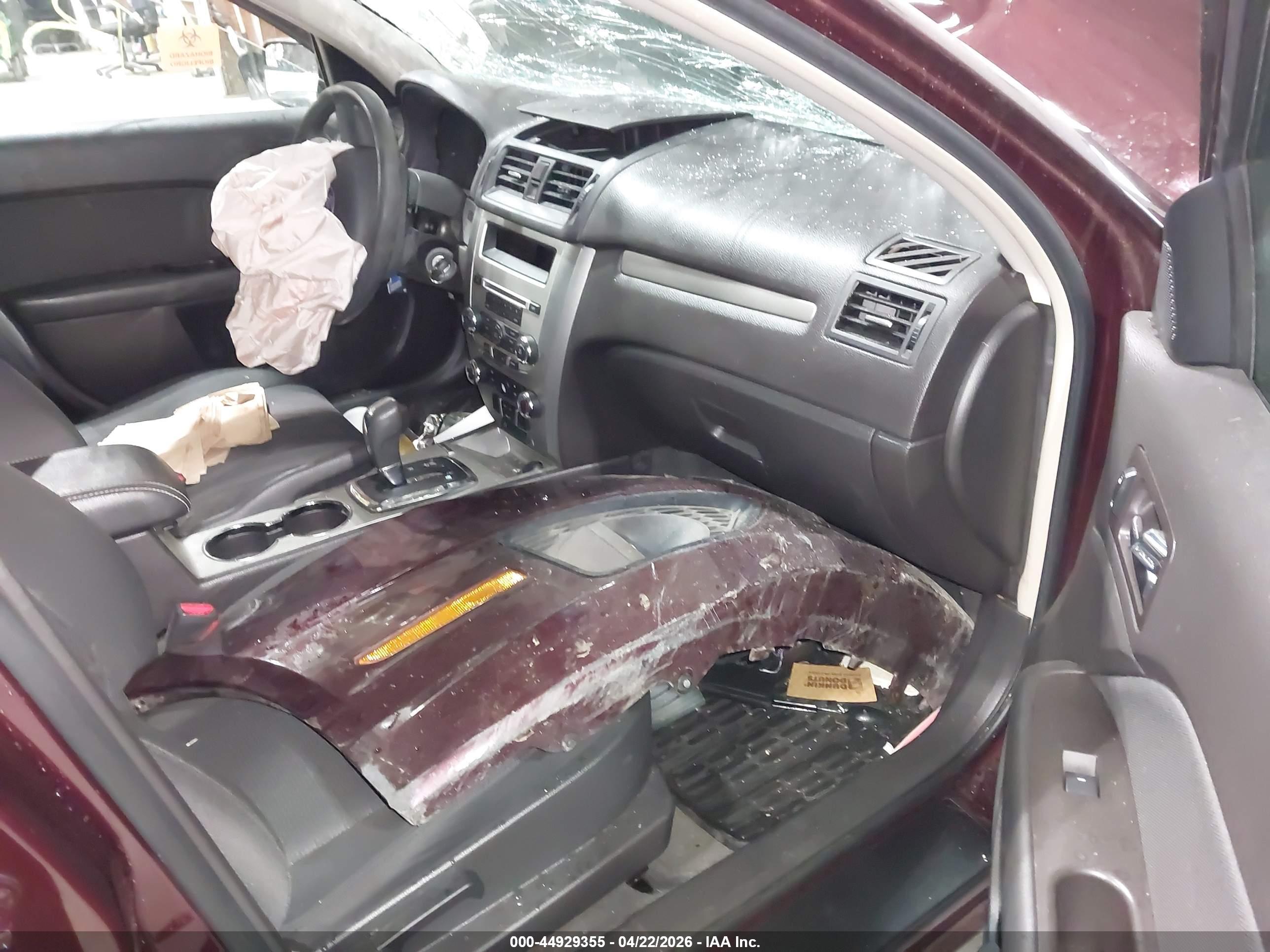 FORD FUSION image 5