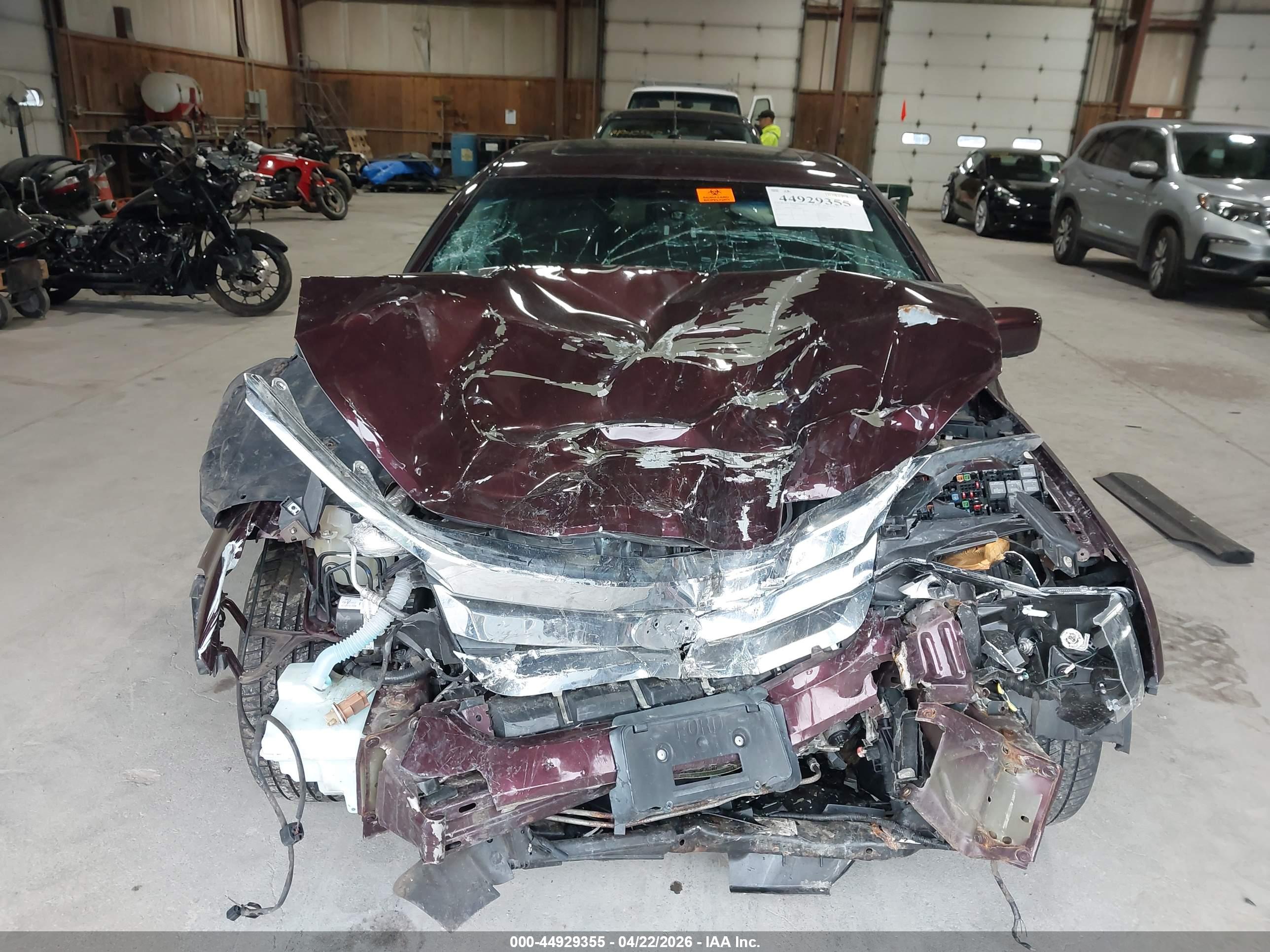 FORD FUSION image 6