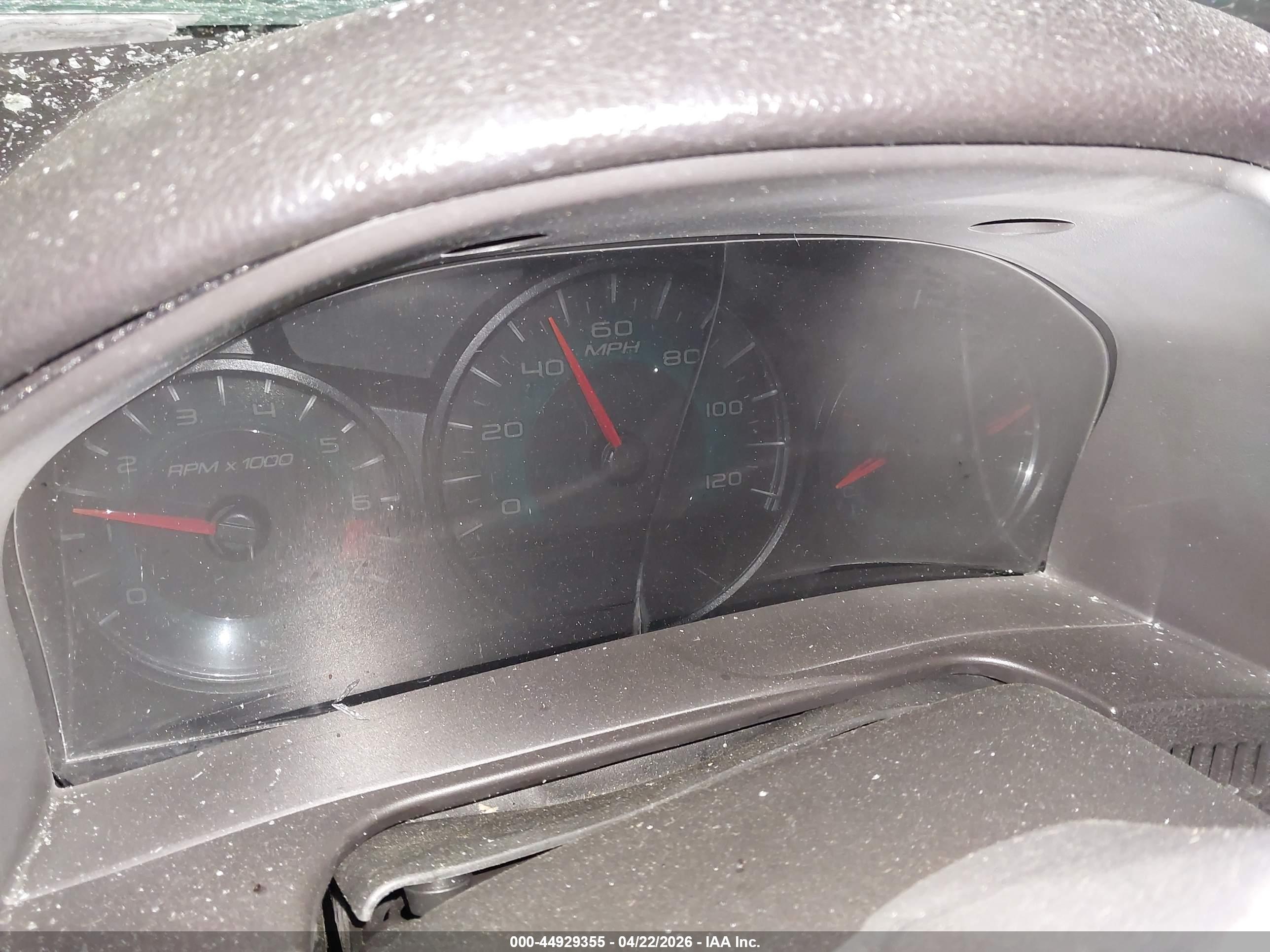 FORD FUSION image 7
